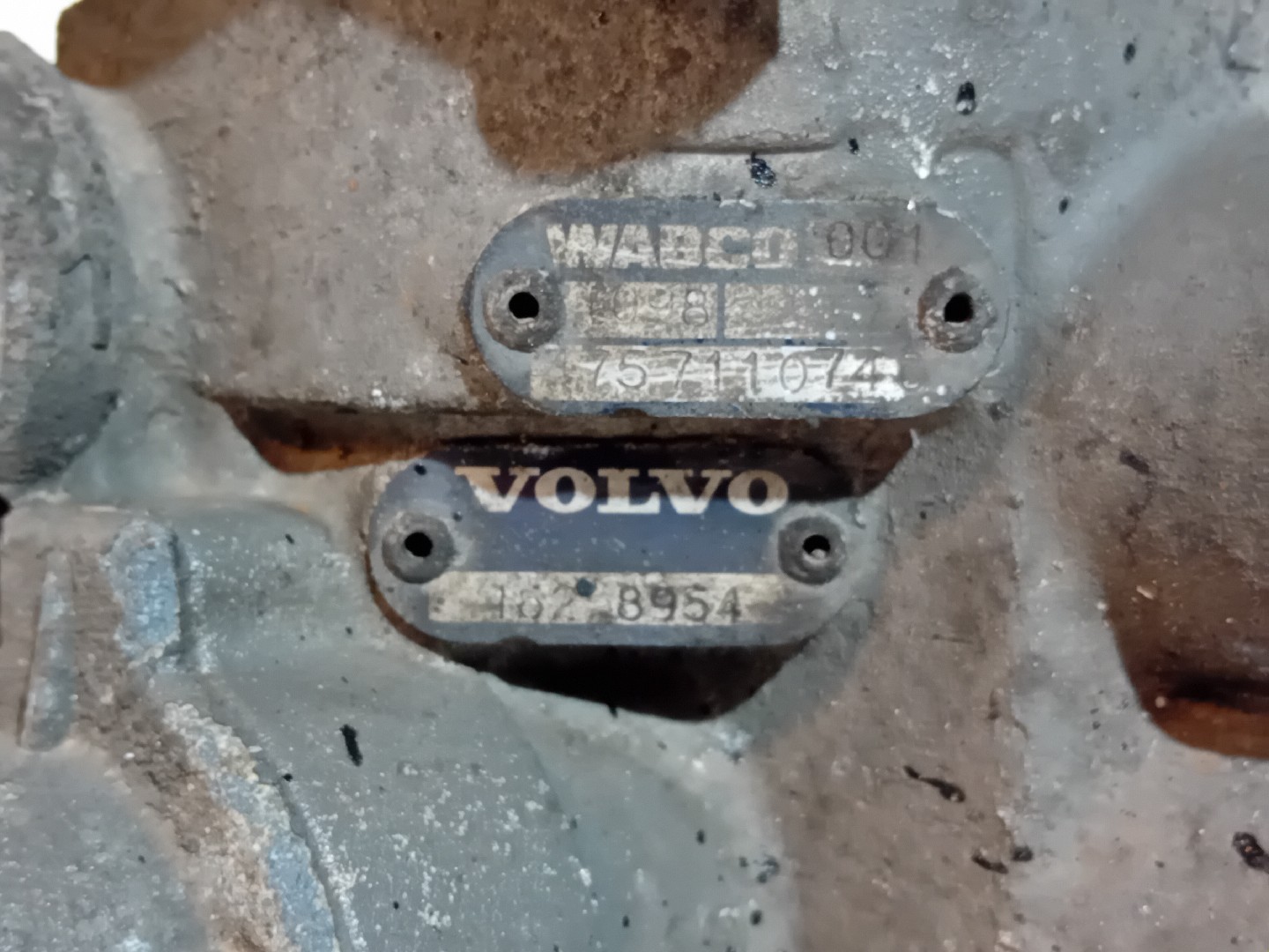 VALVULA VOLVO - Imagem-2