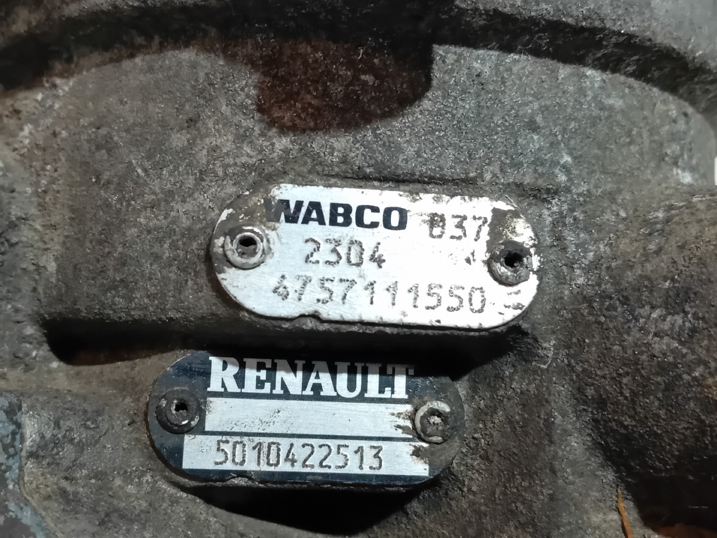 VALVULA RENAULT TRUCKS - Imagem-1