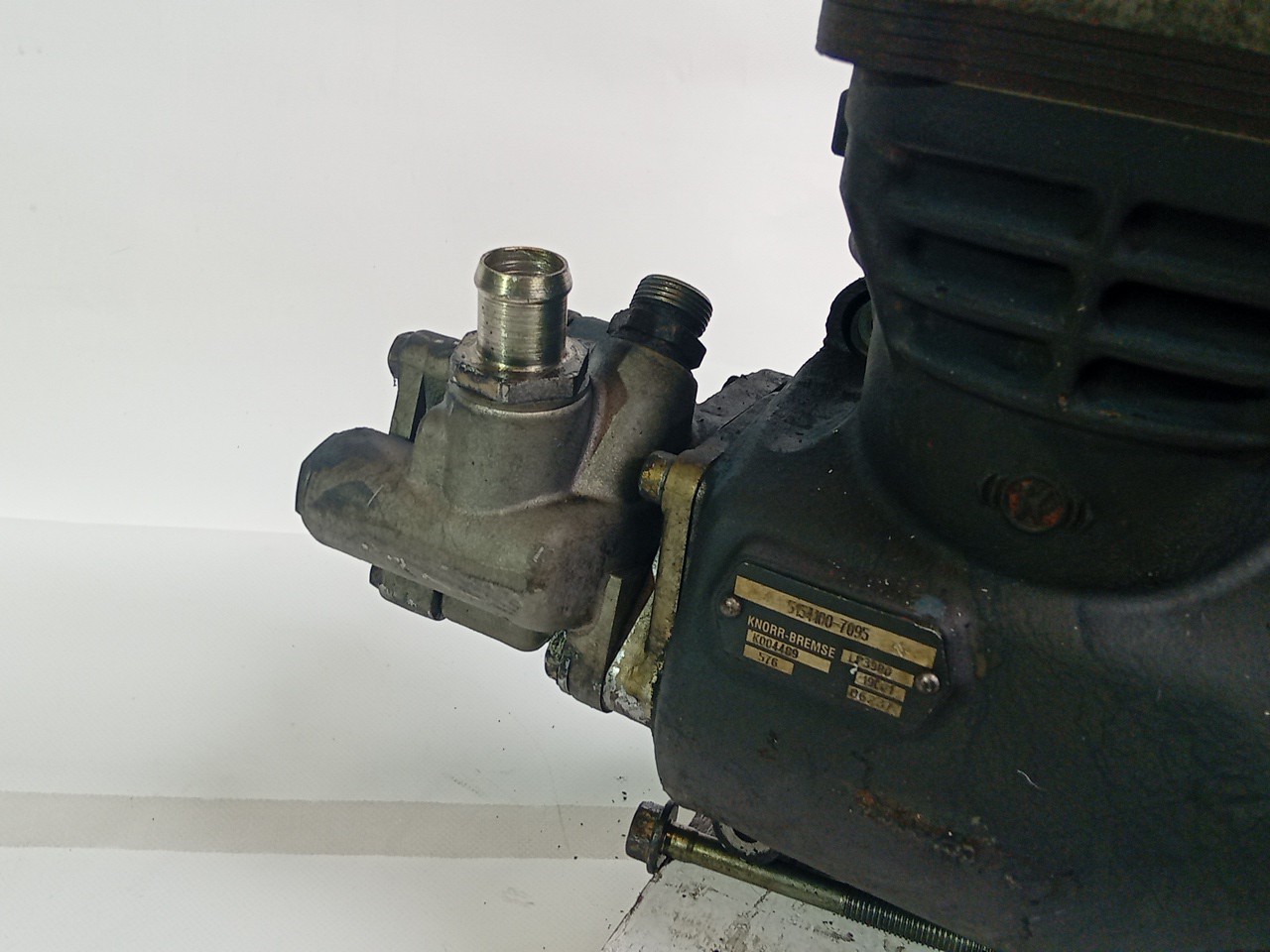 A/C Copmpressor MAN TGA | 00 -  Imagem-2