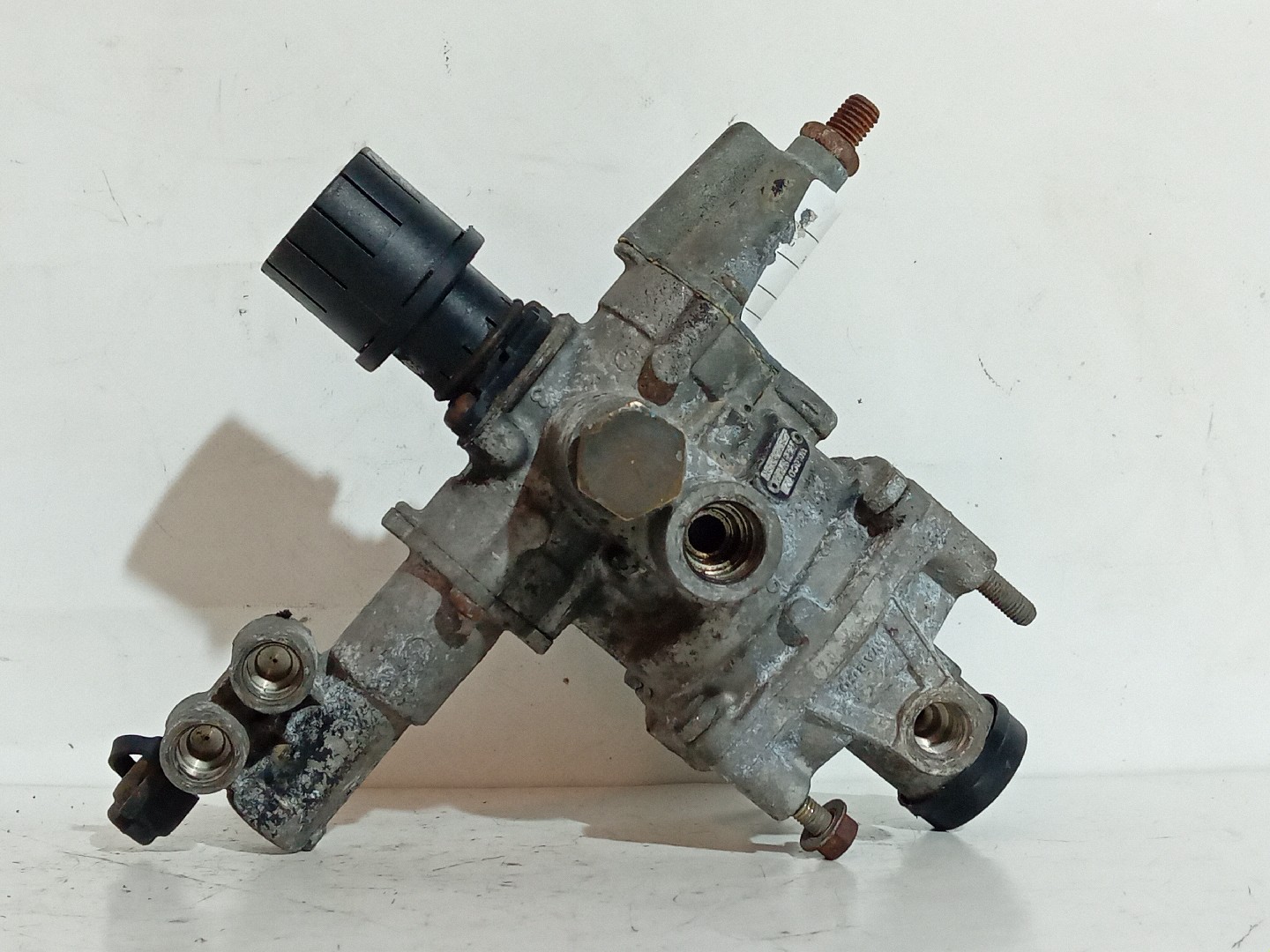 VALVULA VOLVO - Imagem-1