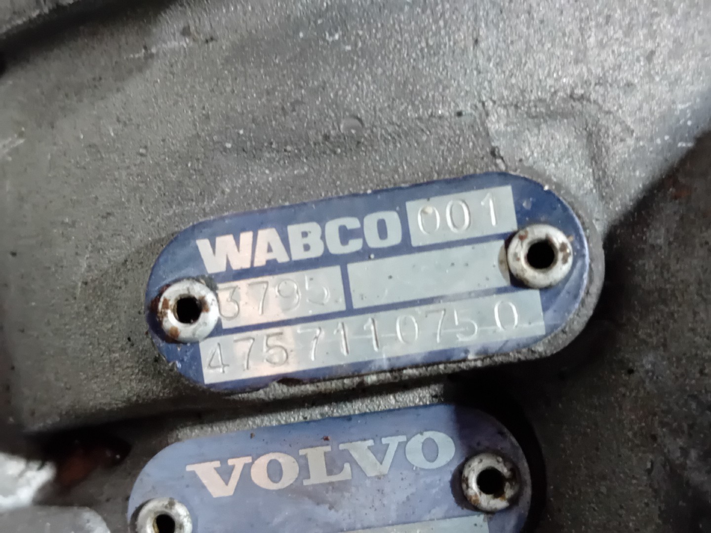 VALVULA VOLVO - Imagem-7