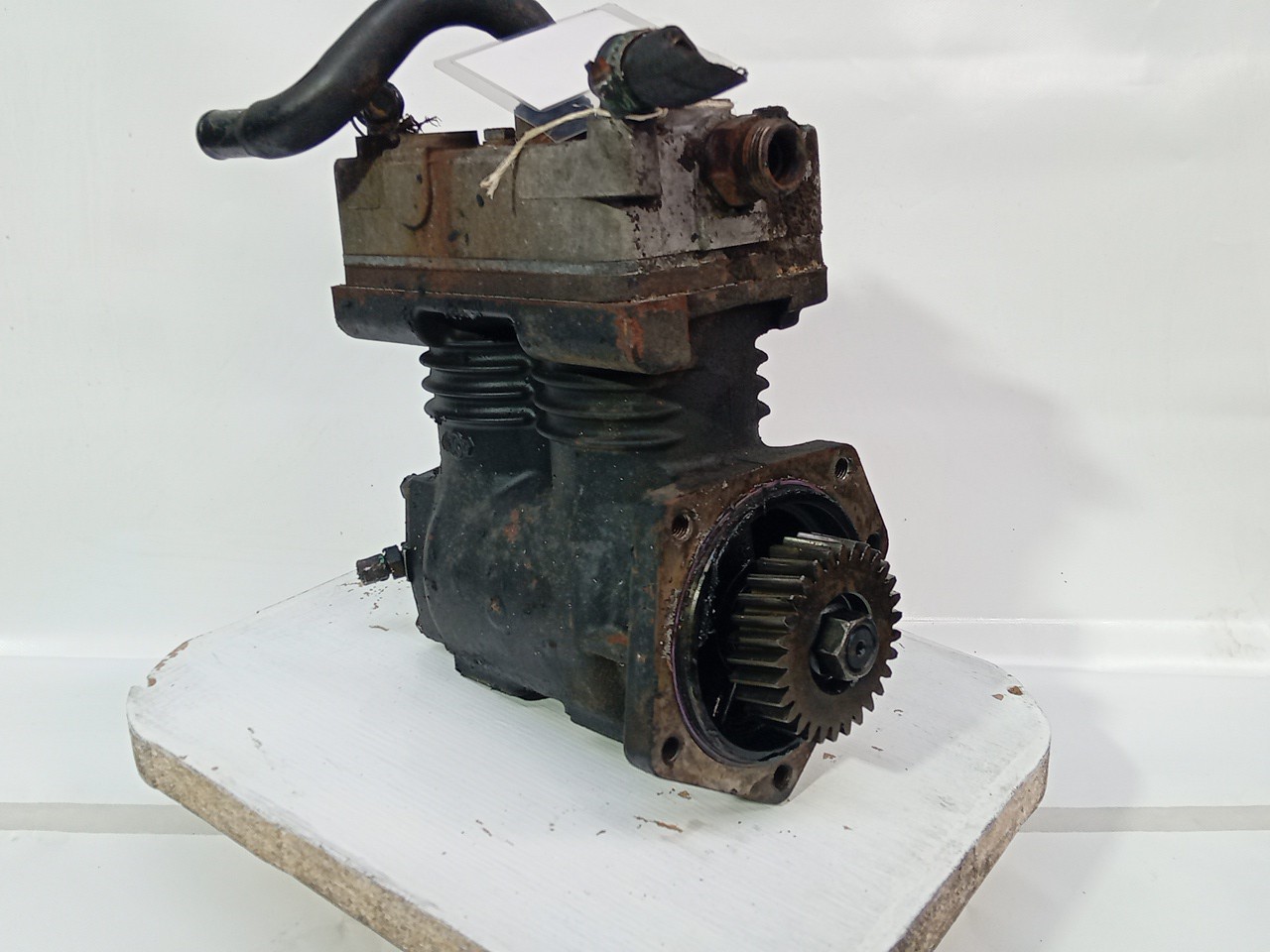 A/C Copmpressor VOLVO FL/FM/FH/VN/VNL/VNX/FMX/F/N Imagem-1