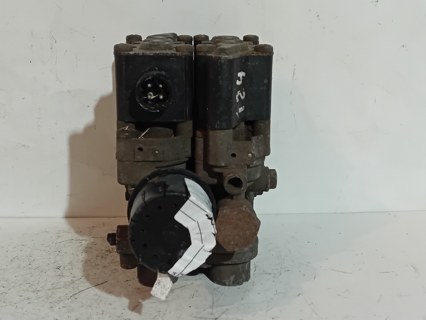 VALVULA SCANIA - Imagem-1