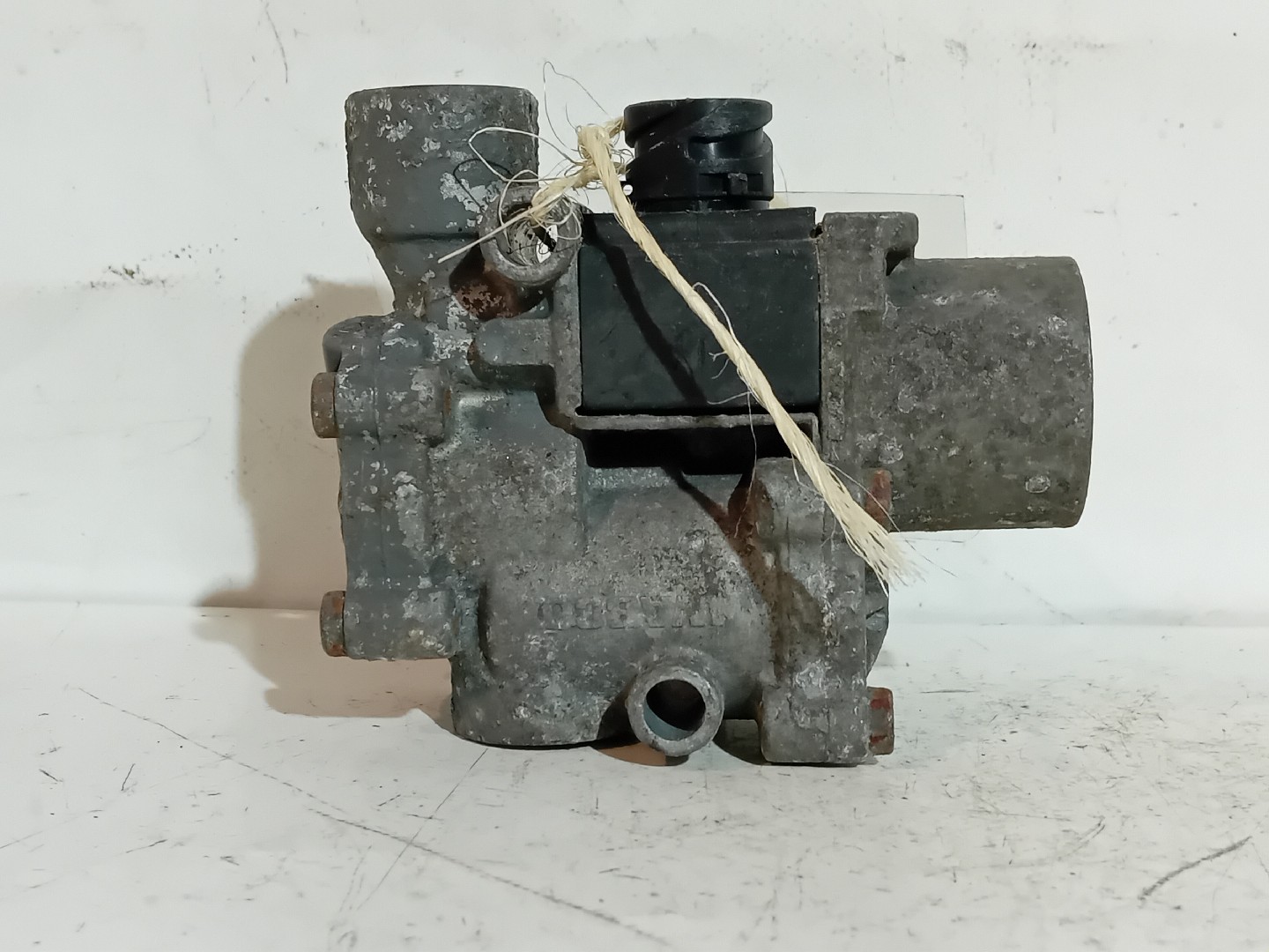 VALVULA SCANIA - Imagem-2