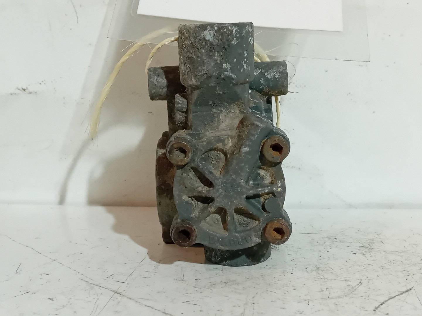 VALVULA SCANIA - Imagem-1