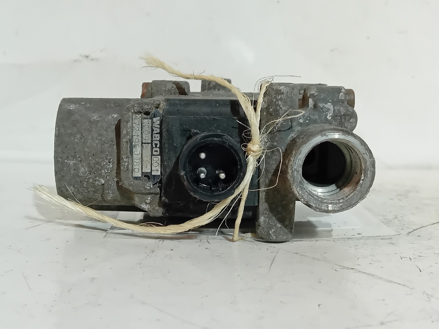 VALVULA SCANIA - Imagem-4