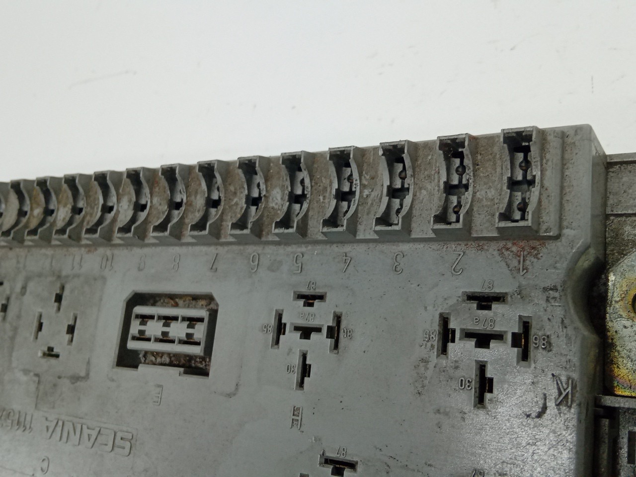 Caixa dos Fusíveis SCANIA P,G,R,T - series | 03 -  Imagem-3