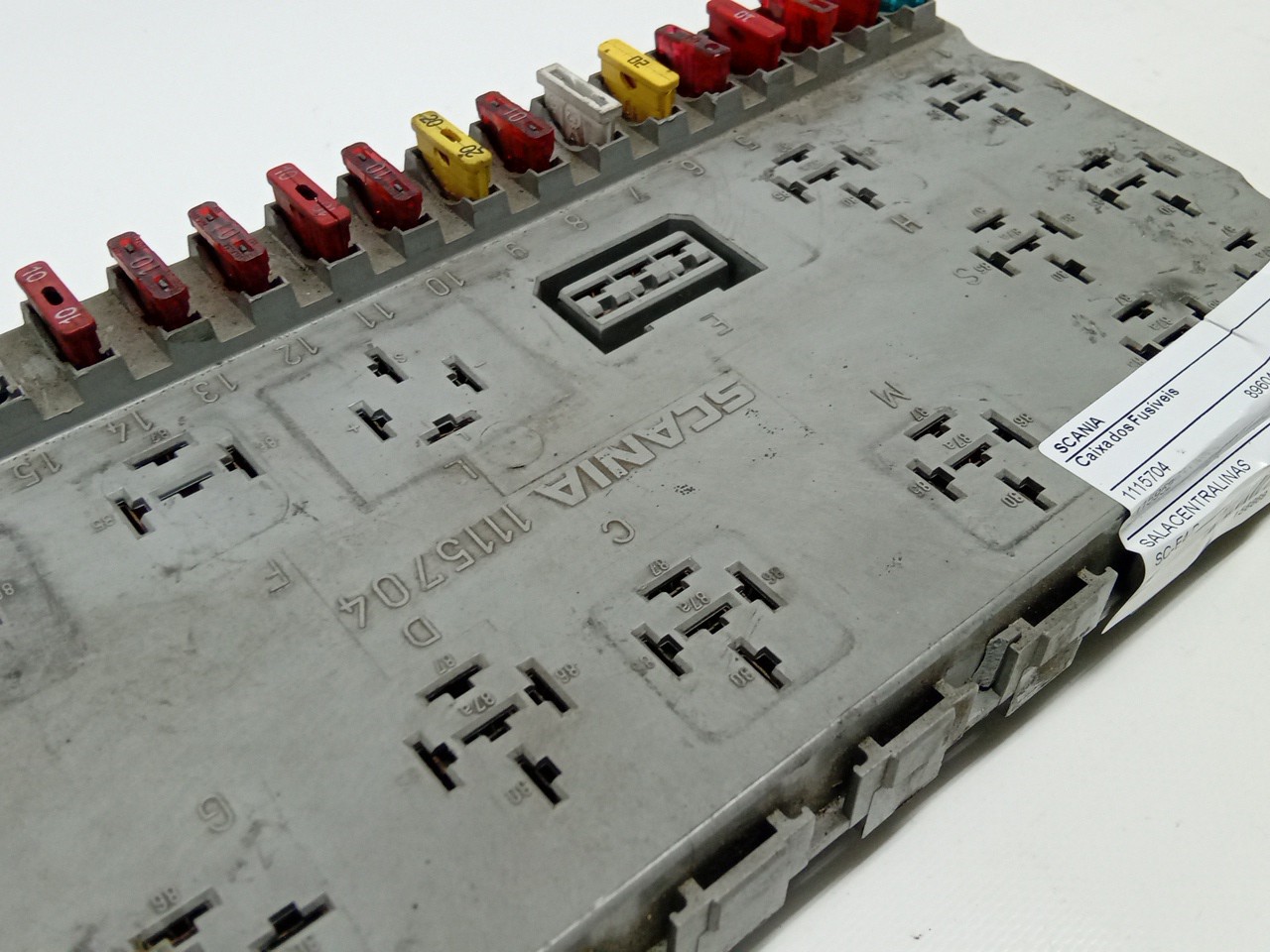 Caixa dos Fusíveis SCANIA P,G,R,T - series | 03 -  Imagem-1