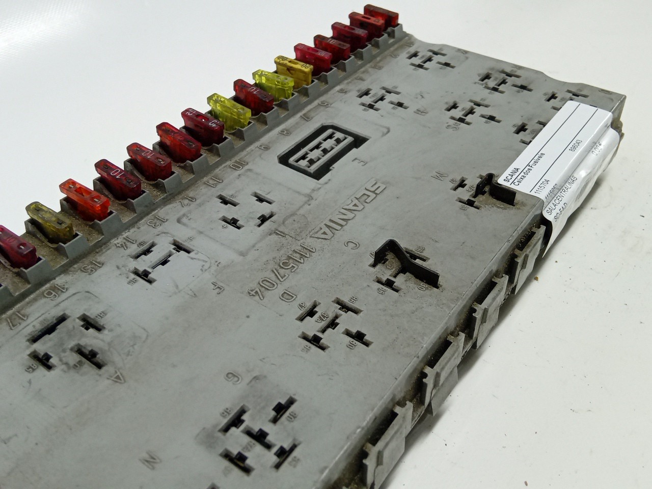 Caixa dos Fusíveis SCANIA P,G,R,T - series | 03 -  Imagem-1