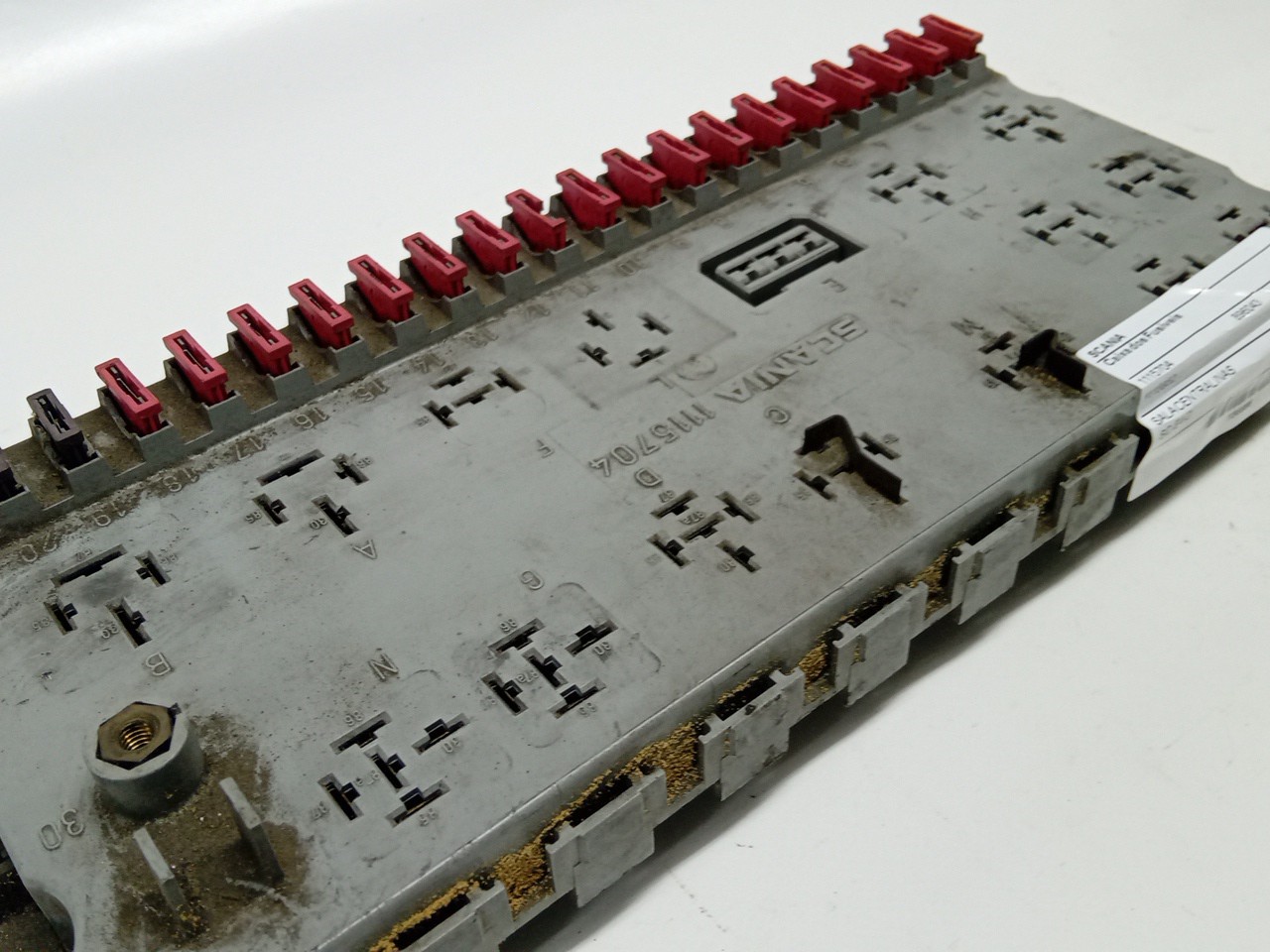 Caixa dos Fusíveis SCANIA P,G,R,T - series | 03 -  Imagem-1