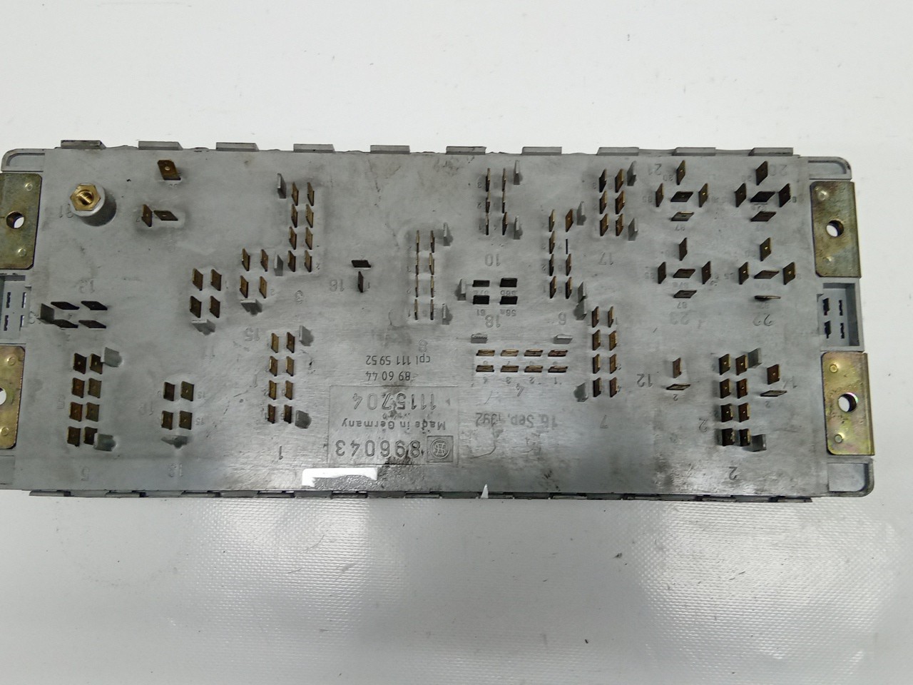 Caixa dos Fusíveis SCANIA P,G,R,T - series | 03 -  Imagem-4