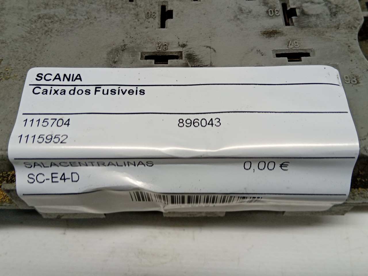 Caixa dos Fusíveis SCANIA P,G,R,T - series | 03 -  Imagem-1