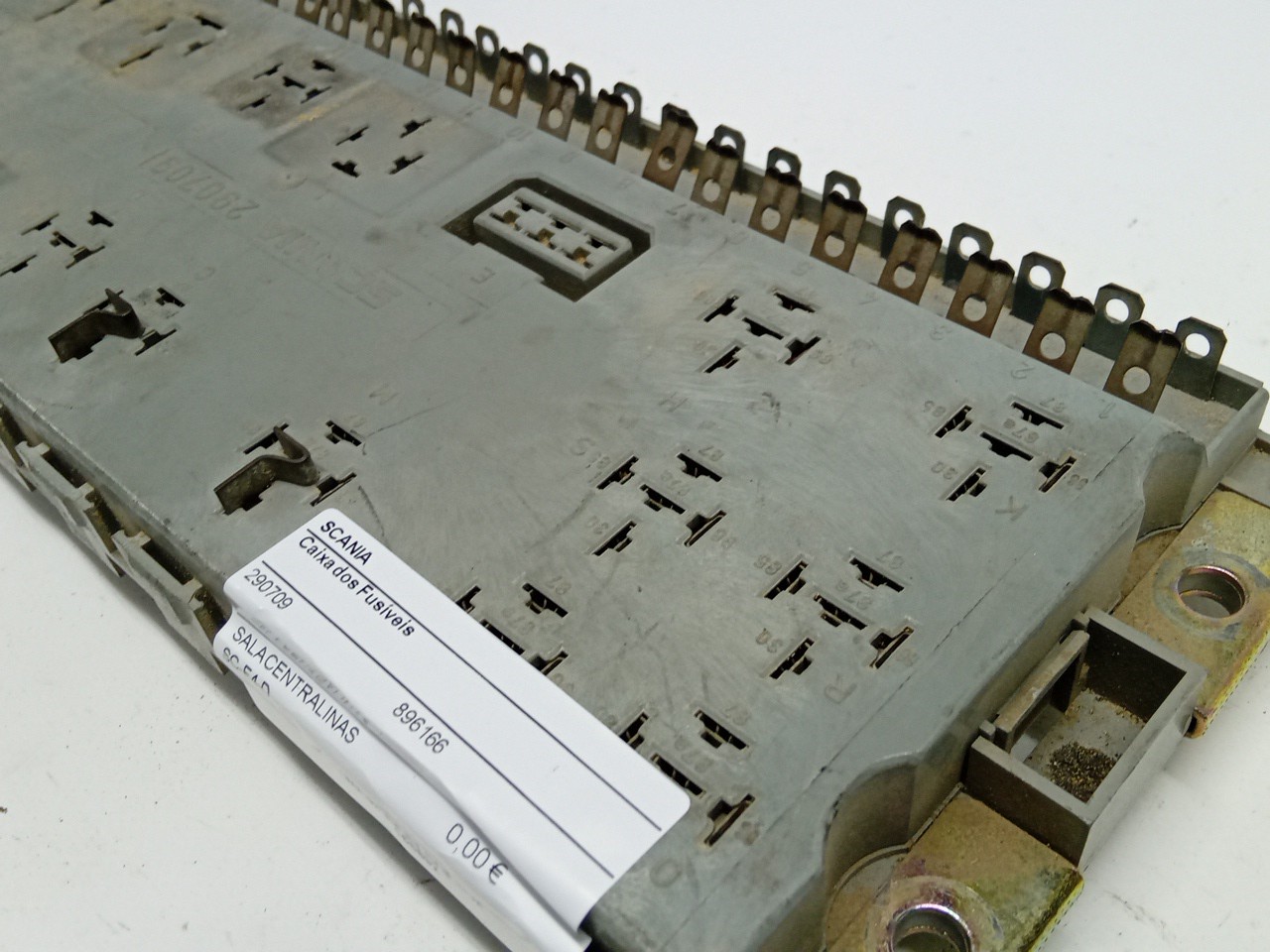 Caixa dos Fusíveis SCANIA P,G,R,T - series | 03 -  Imagem-1