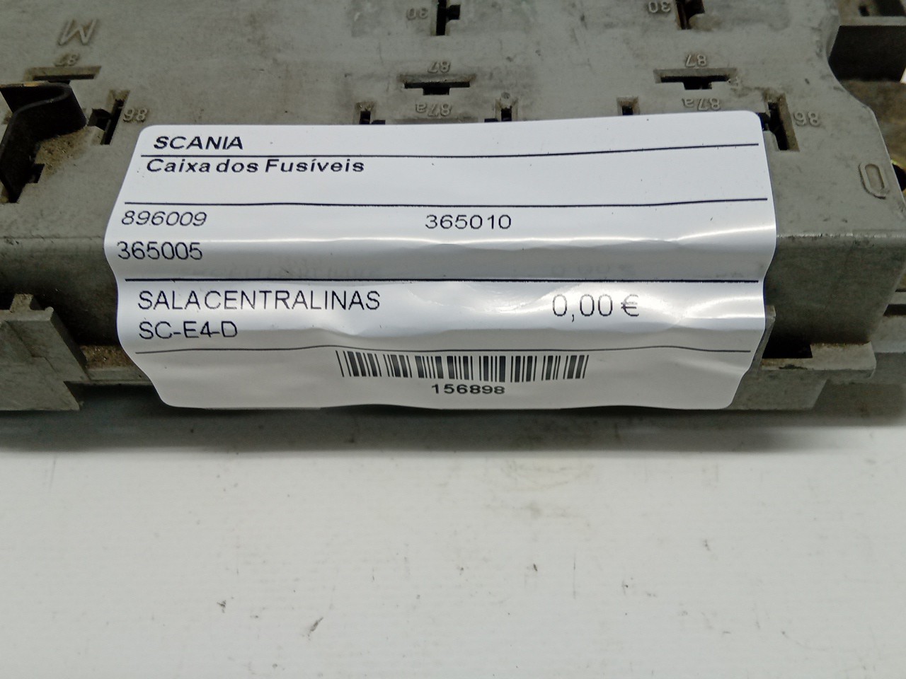 Caixa dos Fusíveis SCANIA P,G,R,T - series | 03 -  Imagem-1