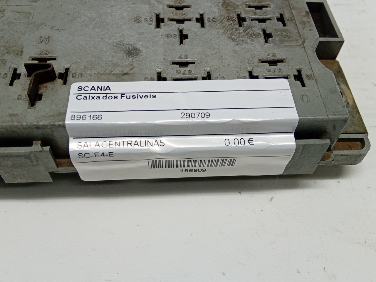 Caixa dos Fusíveis SCANIA P,G,R,T - series | 03 -  Imagem-1