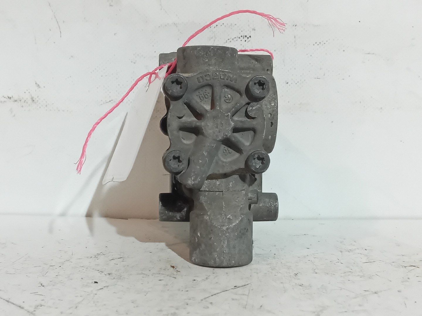 VALVULA SCANIA - Imagem-1