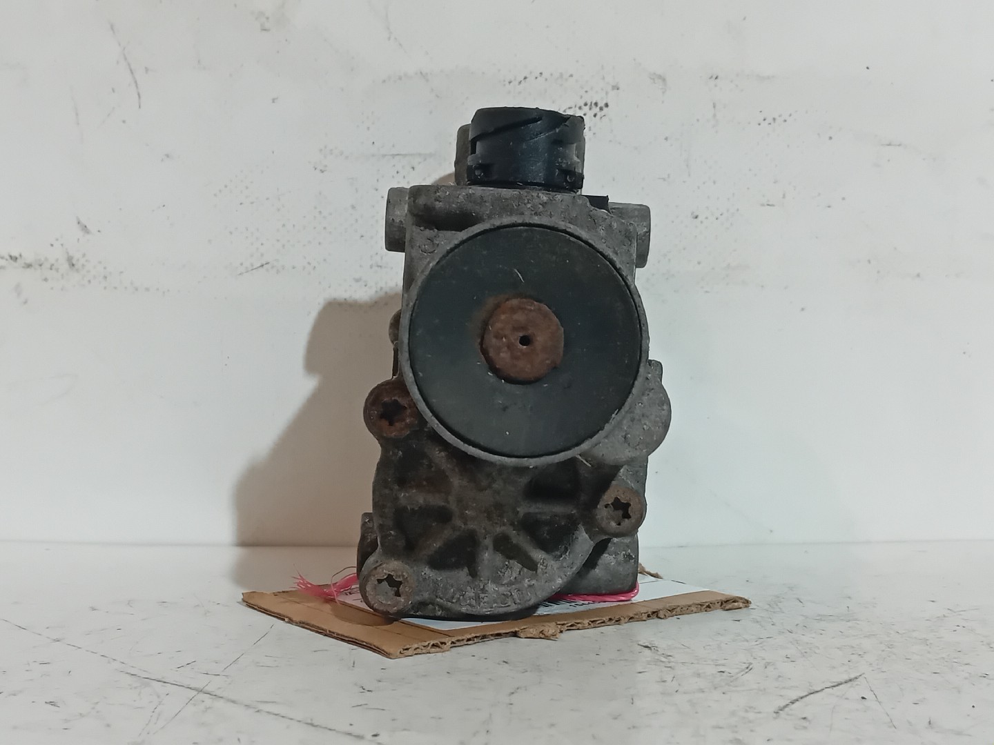 VALVULA SCANIA - Imagem-1