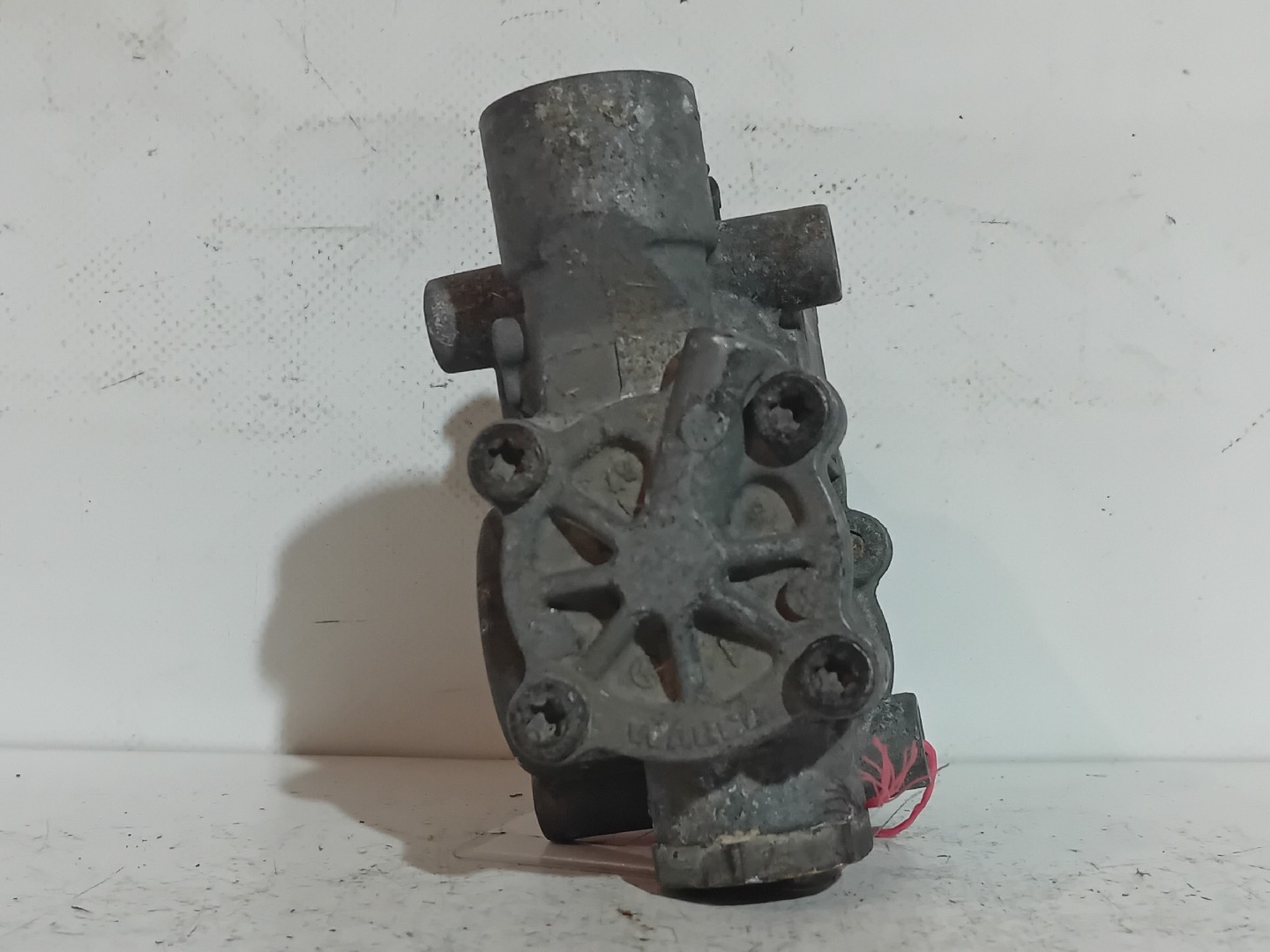 VALVULA SCANIA - Imagem-2