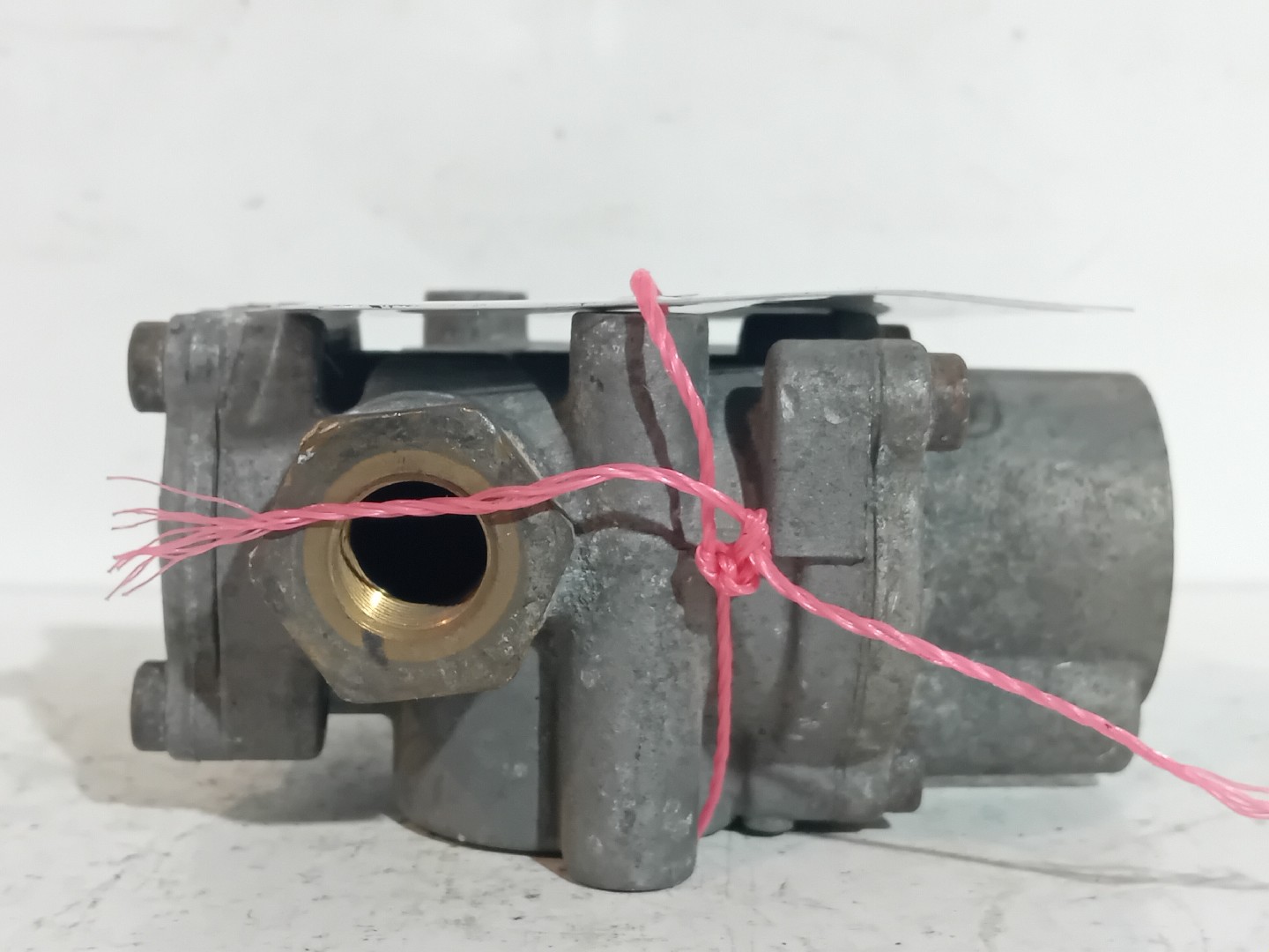 VALVULA SCANIA - Imagem-4