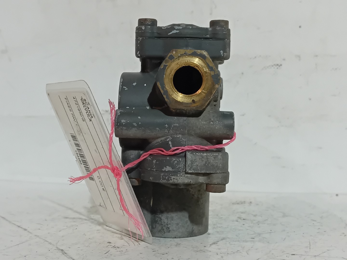 VALVULA SCANIA - Imagem-4