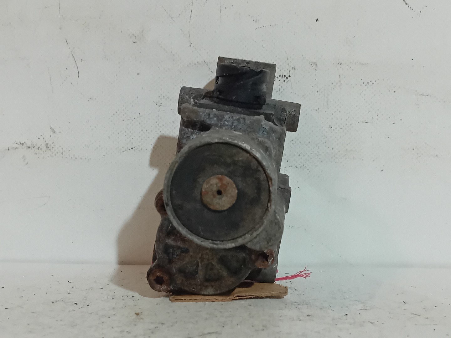 VALVULA SCANIA - Imagem-1