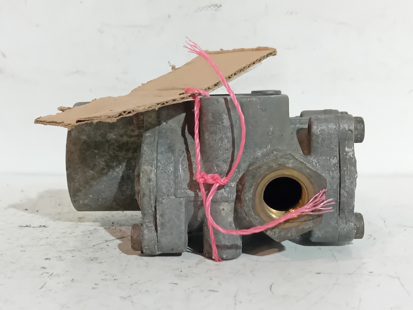 VALVULA SCANIA - Imagem-4