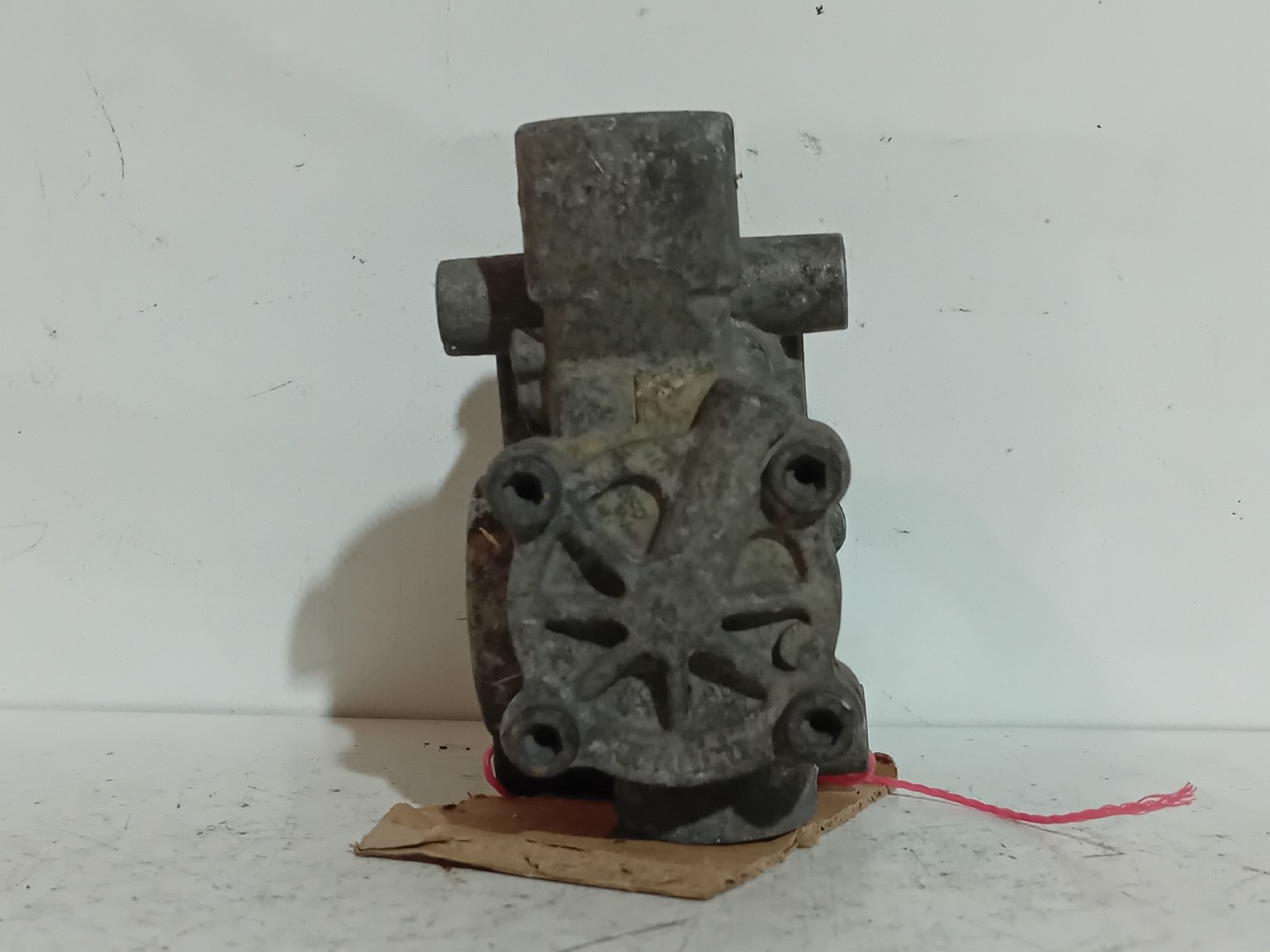 VALVULA SCANIA - Imagem-1