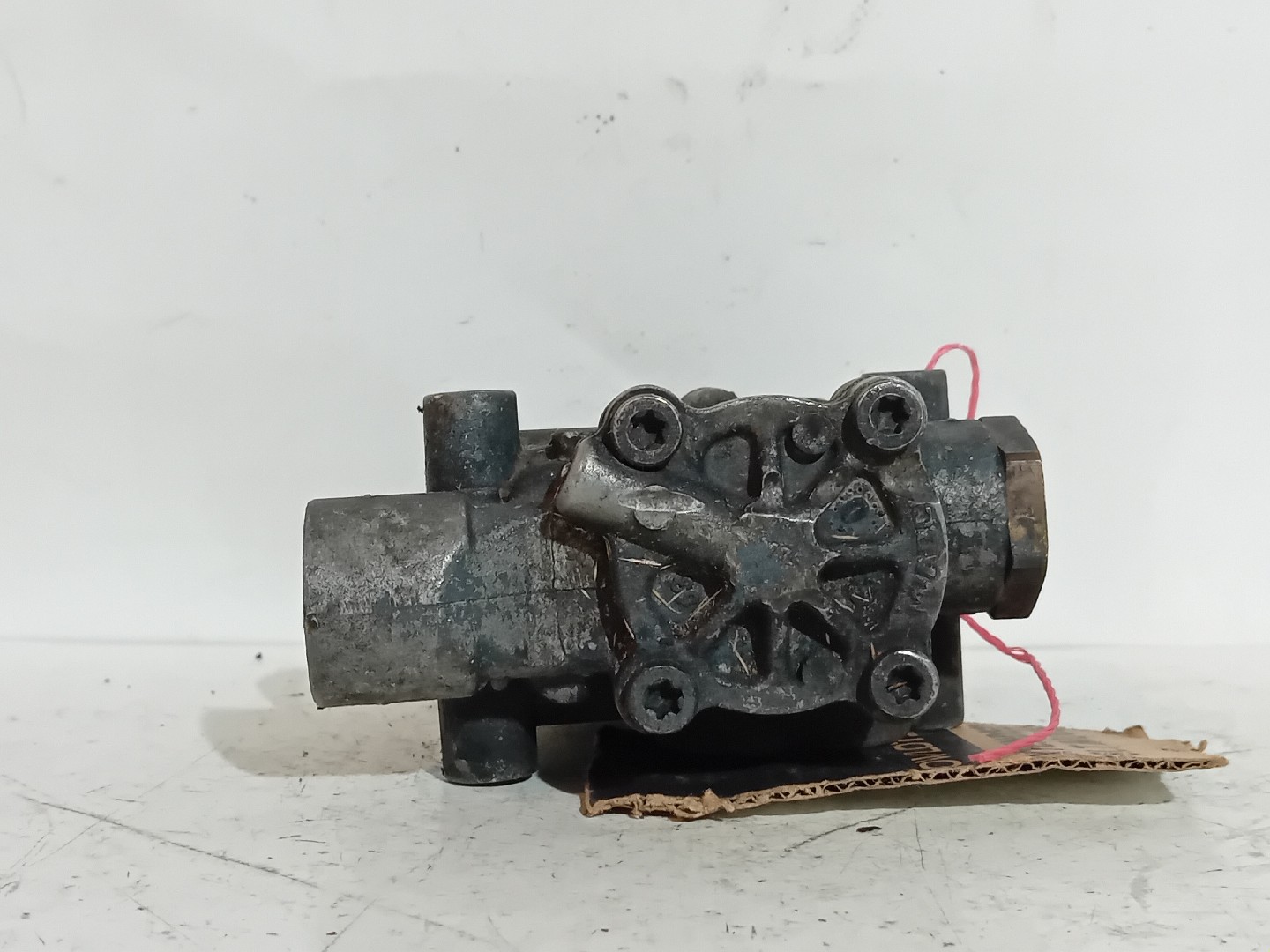 VALVULA SCANIA - Imagem-4