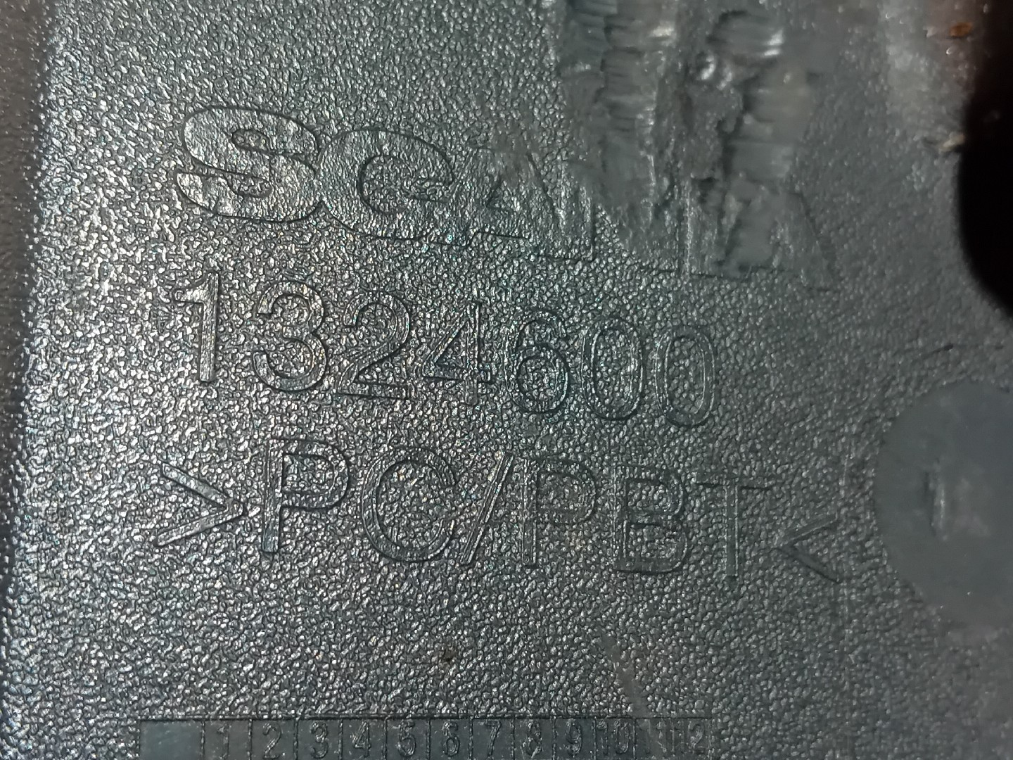 Mascara SCANIA P,G,R,T - series | 03 -  Imagem-2