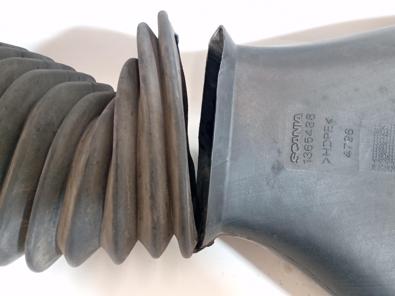 Tubo filtro de ar SCANIA P,G,R,T - series | 03 -  Imagem-1