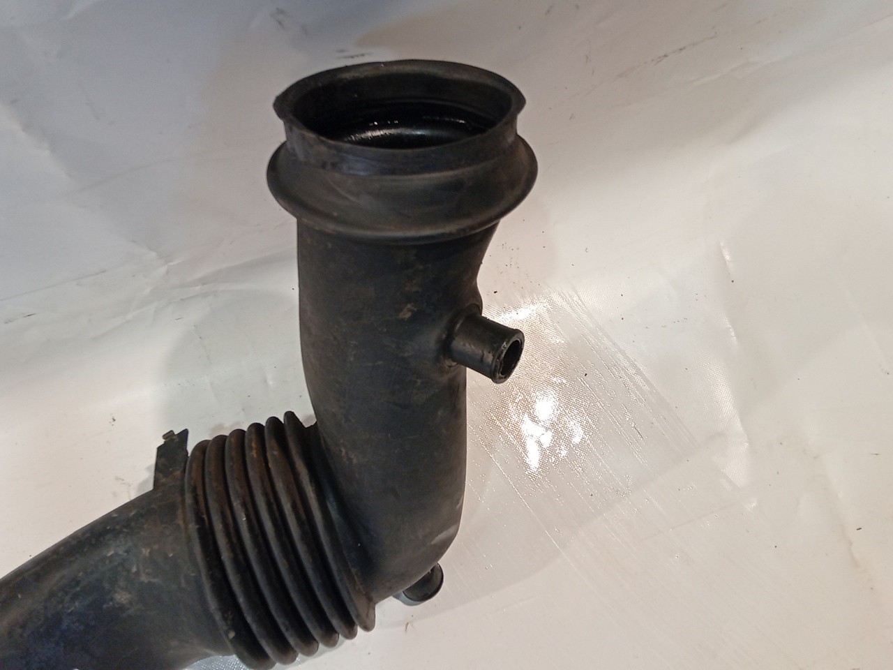 TUBO DE ADMICAO SCANIA P,G,R,T - series | 03 -  Imagem-1