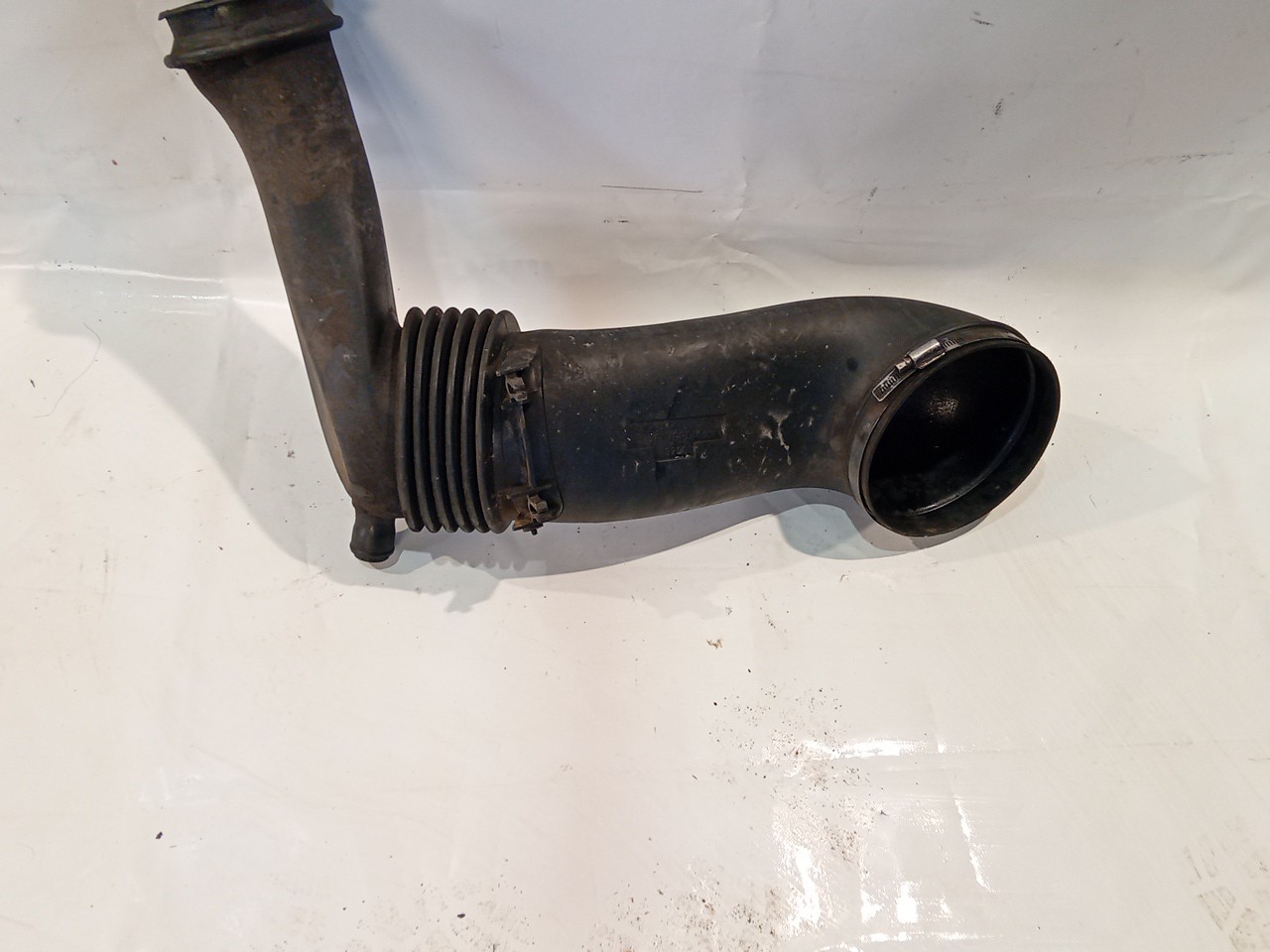 TUBO DE ADMICAO SCANIA P,G,R,T - series | 03 -  Imagem-2