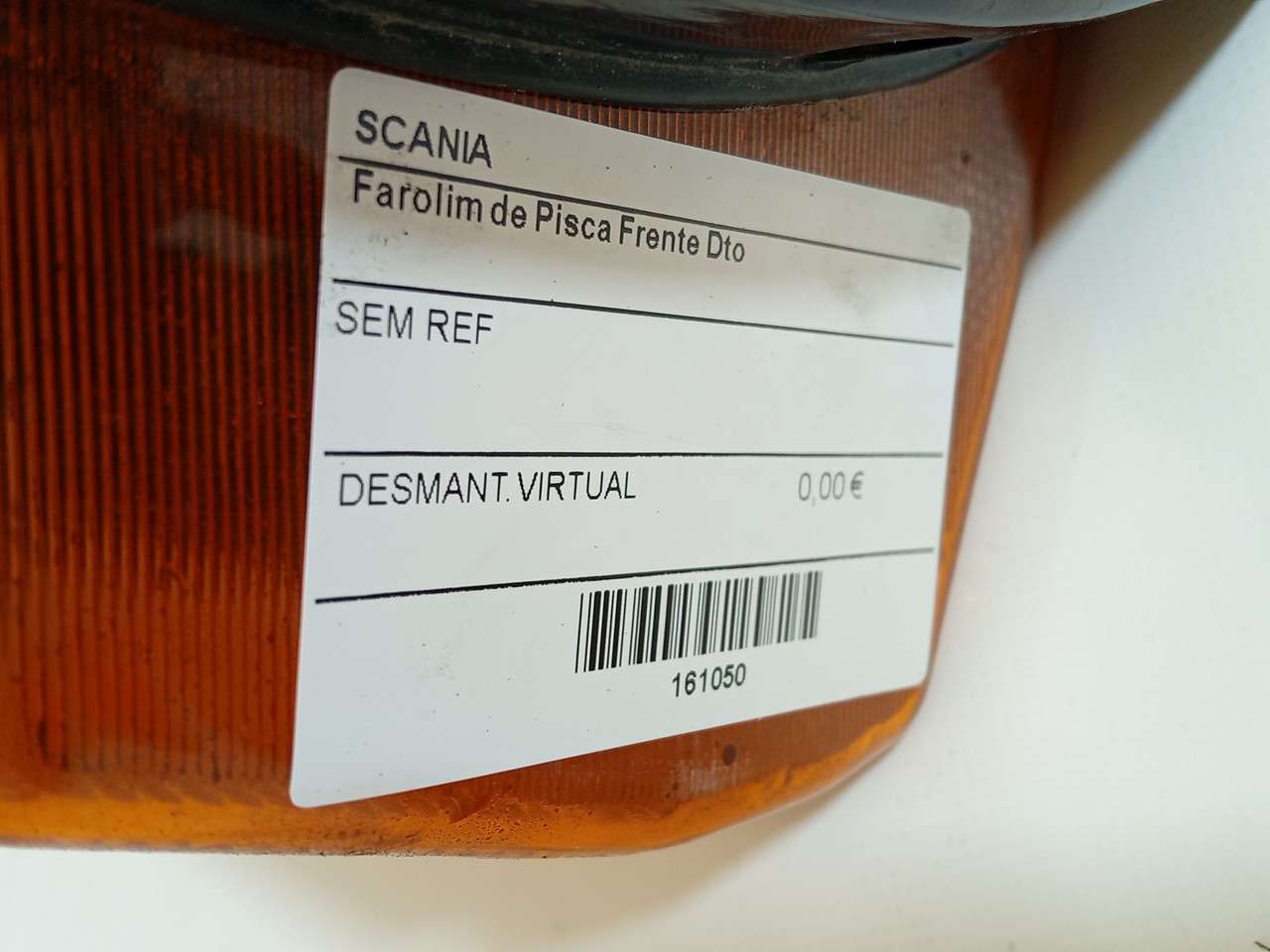 Farolim de Pisca Frente Dto SCANIA P82H  Imagem-3