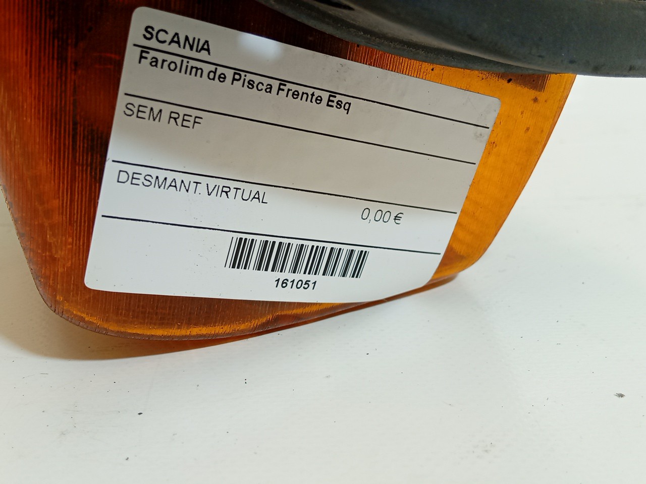 Farolim de Pisca Frente Esq SCANIA P82H  Imagem-3