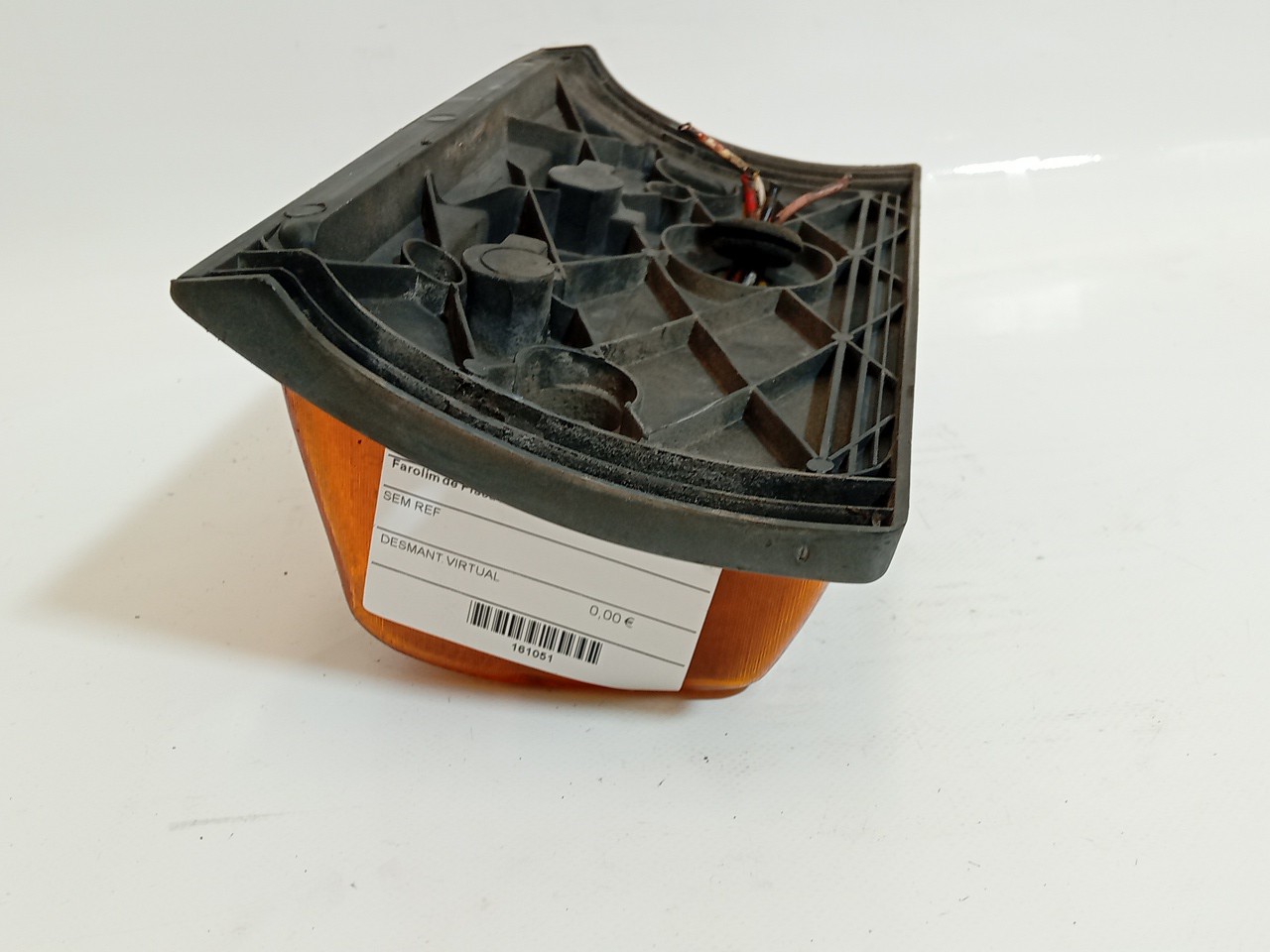 Farolim de Pisca Frente Esq SCANIA P82H  Imagem-4