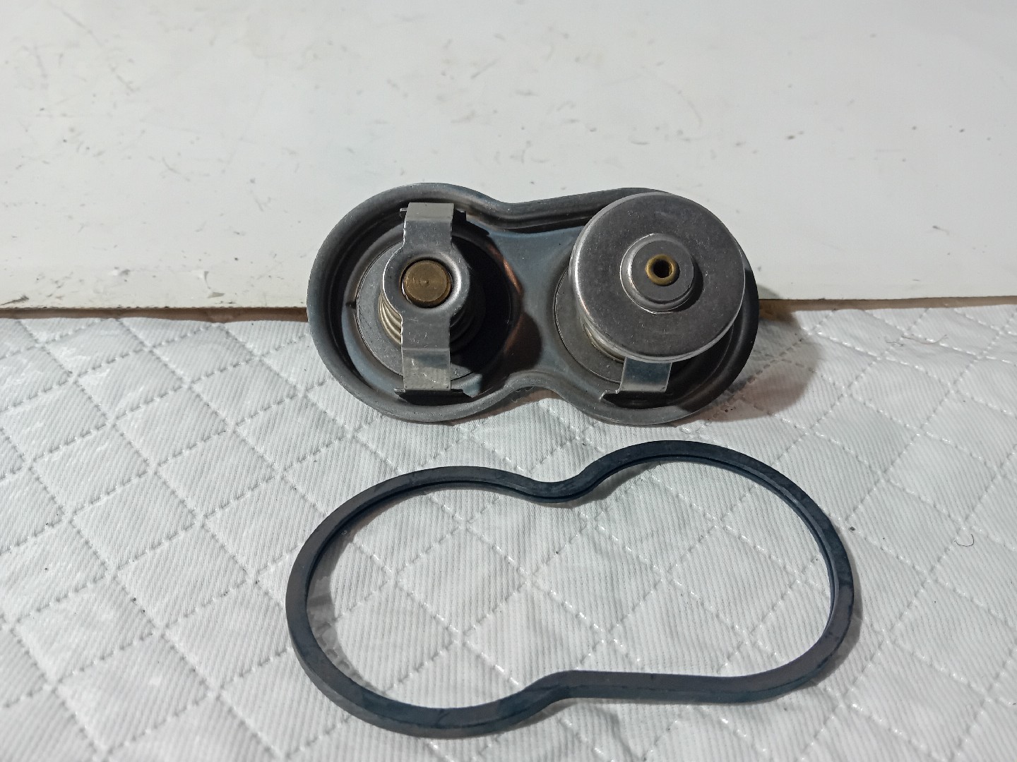 Valvula Termostatica SCANIA - Imagem-1