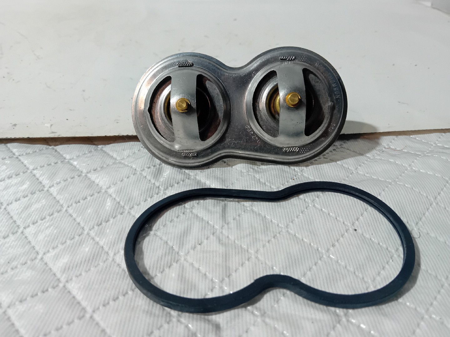 Valvula Termostatica SCANIA - Imagem-1