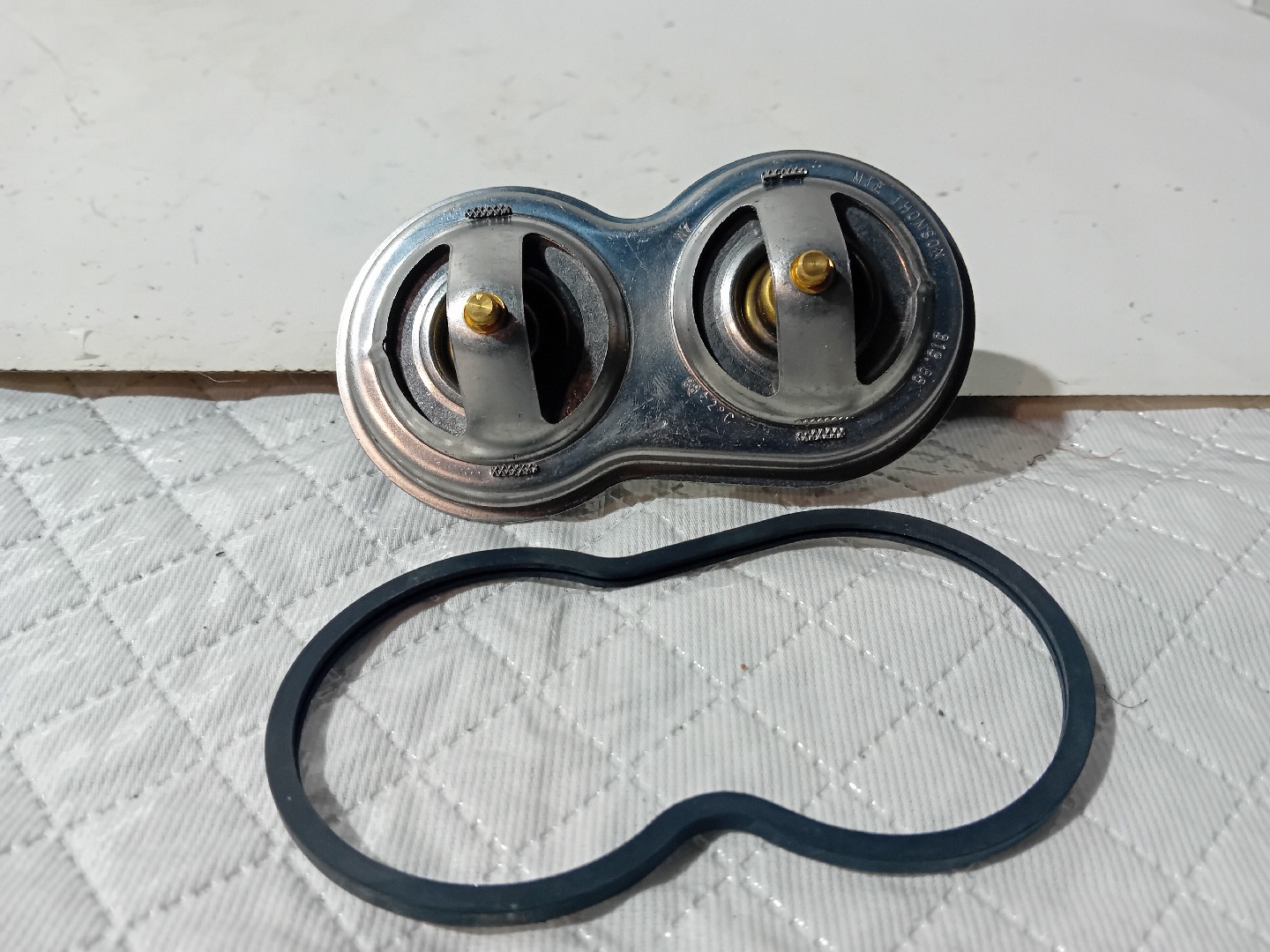 Valvula Termostatica SCANIA - Imagem-1