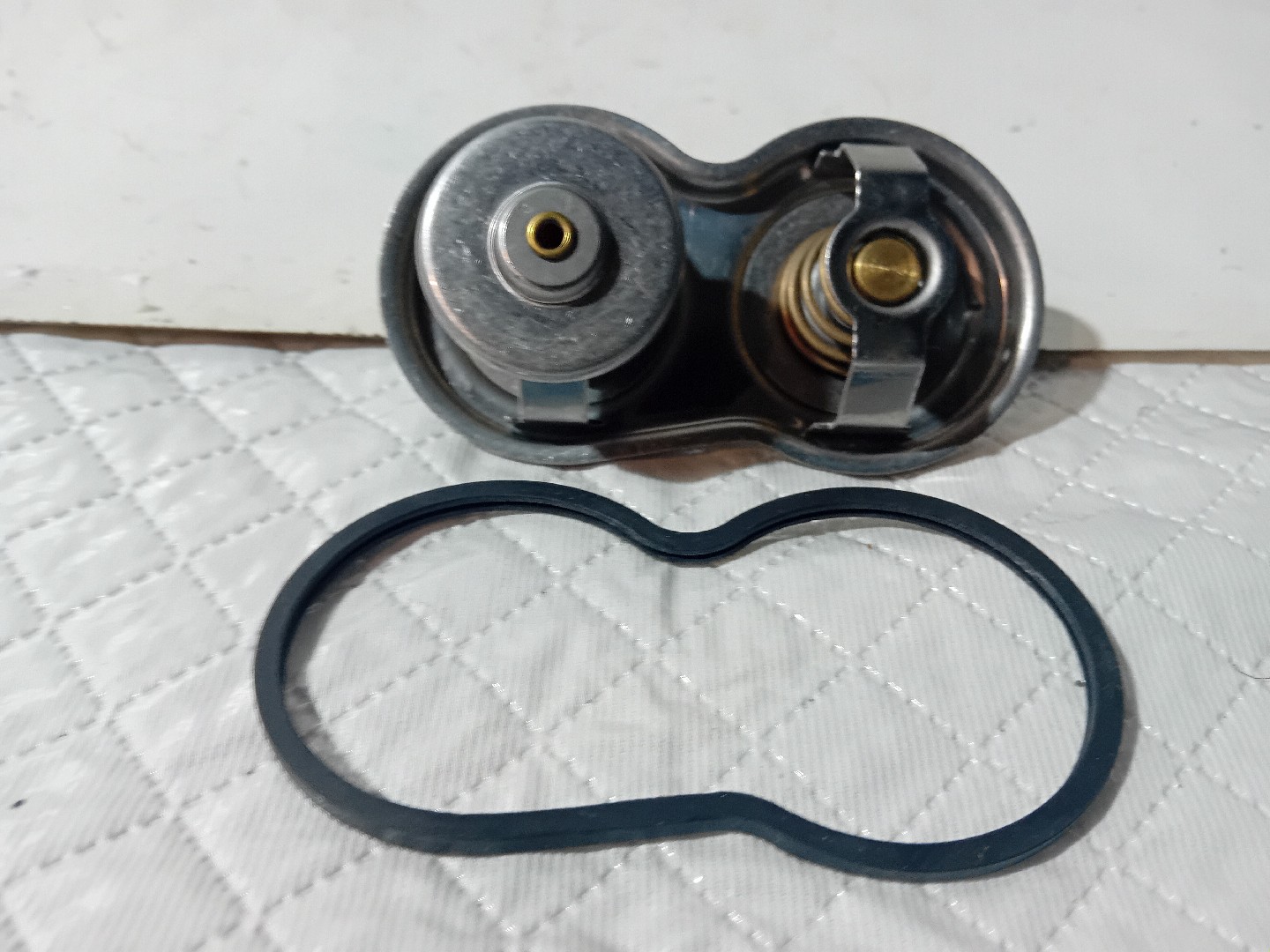 Valvula Termostatica SCANIA - Imagem-1