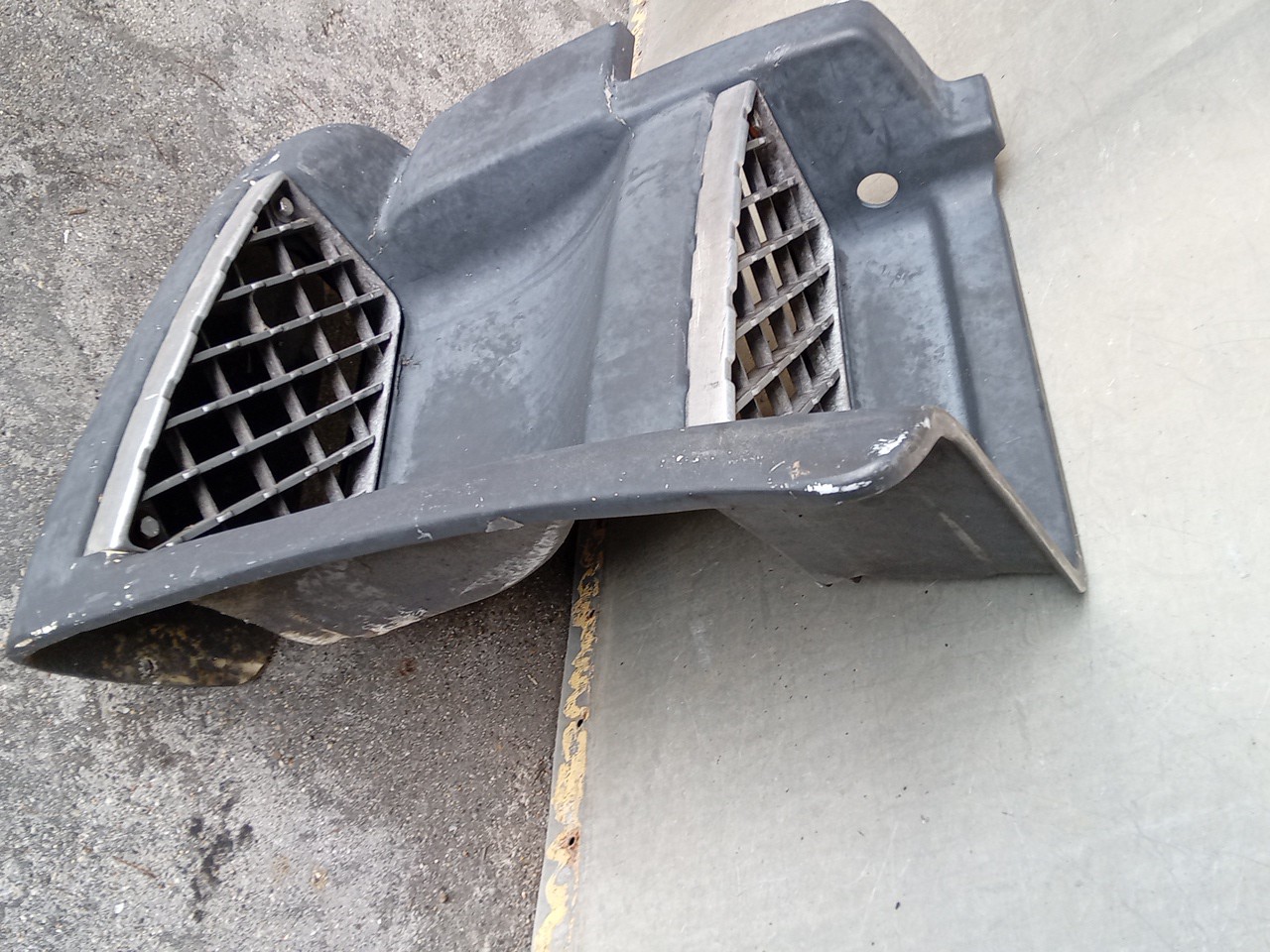 Estribo ESQ RENAULT TRUCKS Midlum | 00 -  Imagem-2