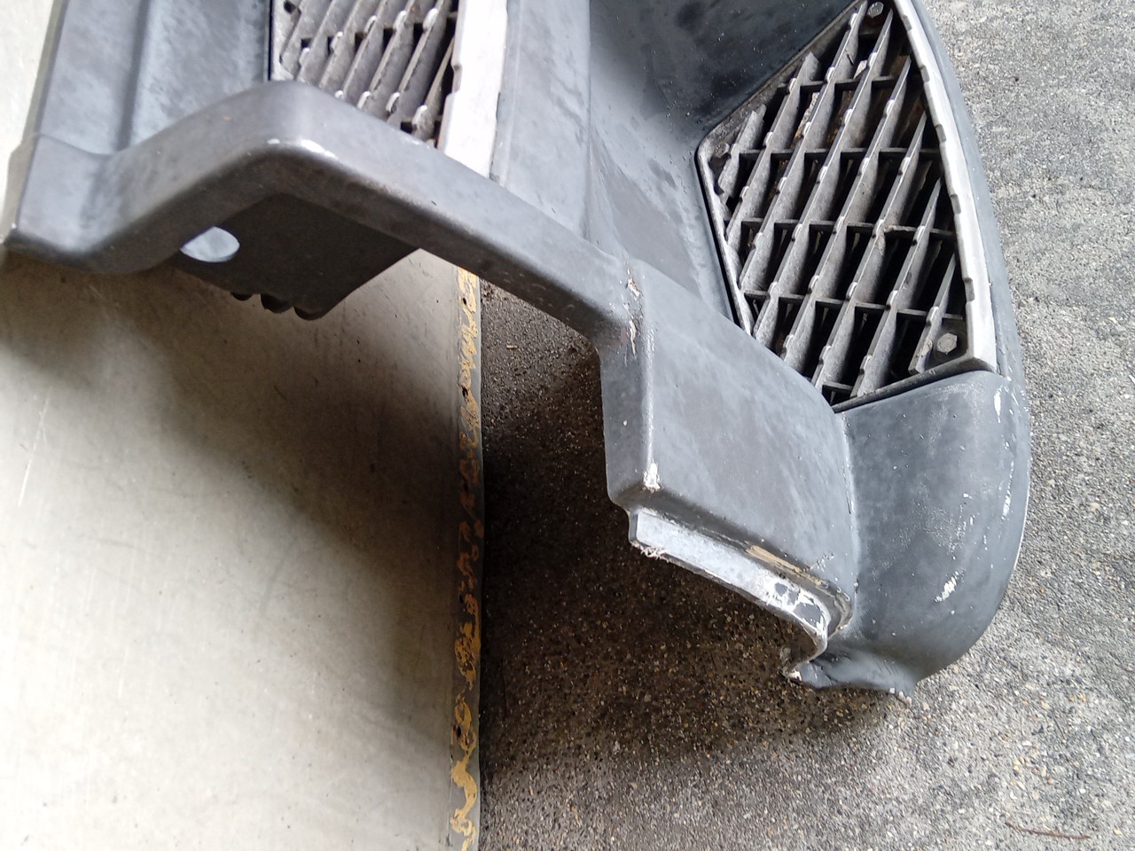 Estribo ESQ RENAULT TRUCKS Midlum | 00 -  Imagem-3