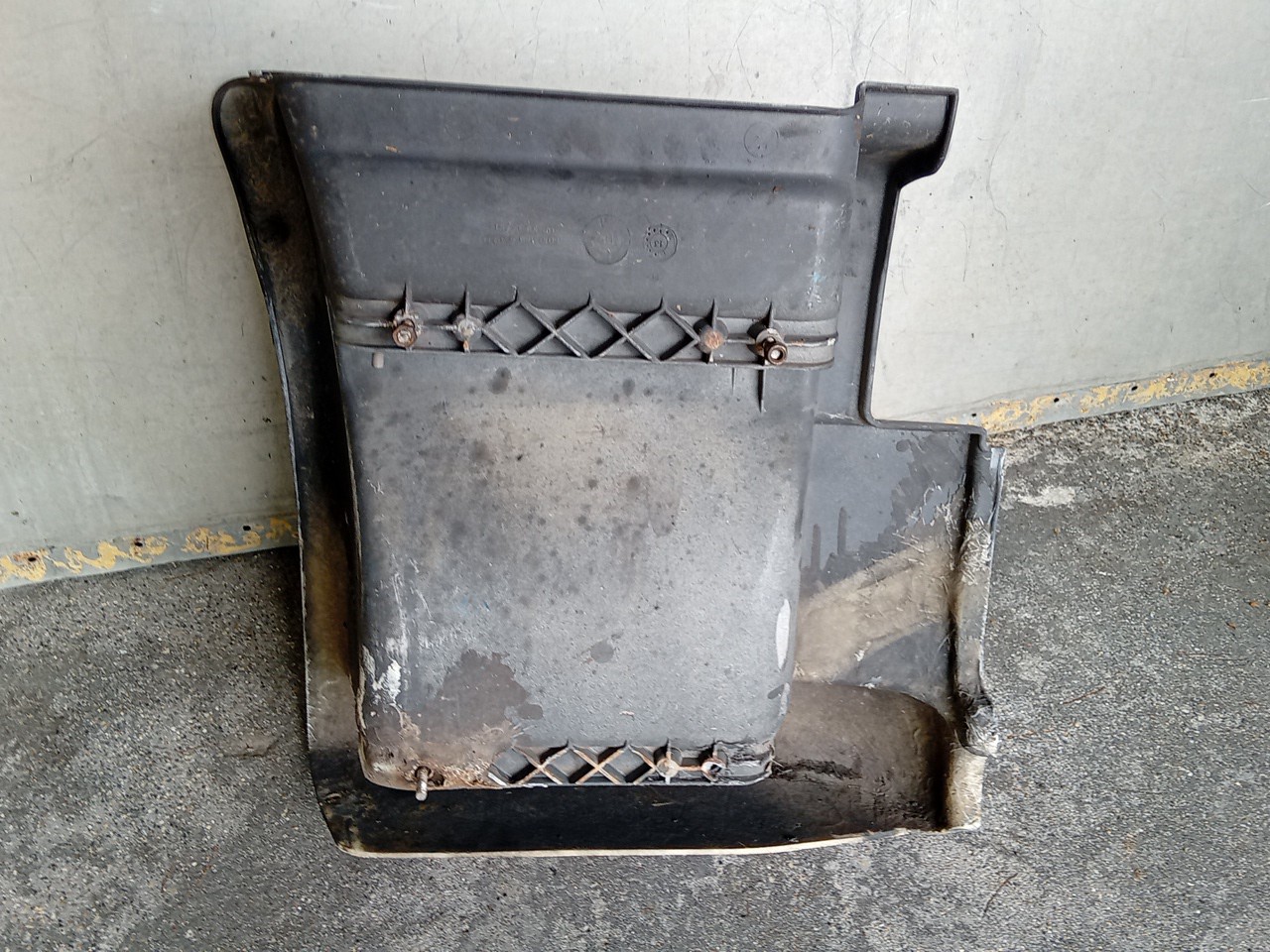 Estribo ESQ RENAULT TRUCKS Midlum | 00 -  Imagem-5