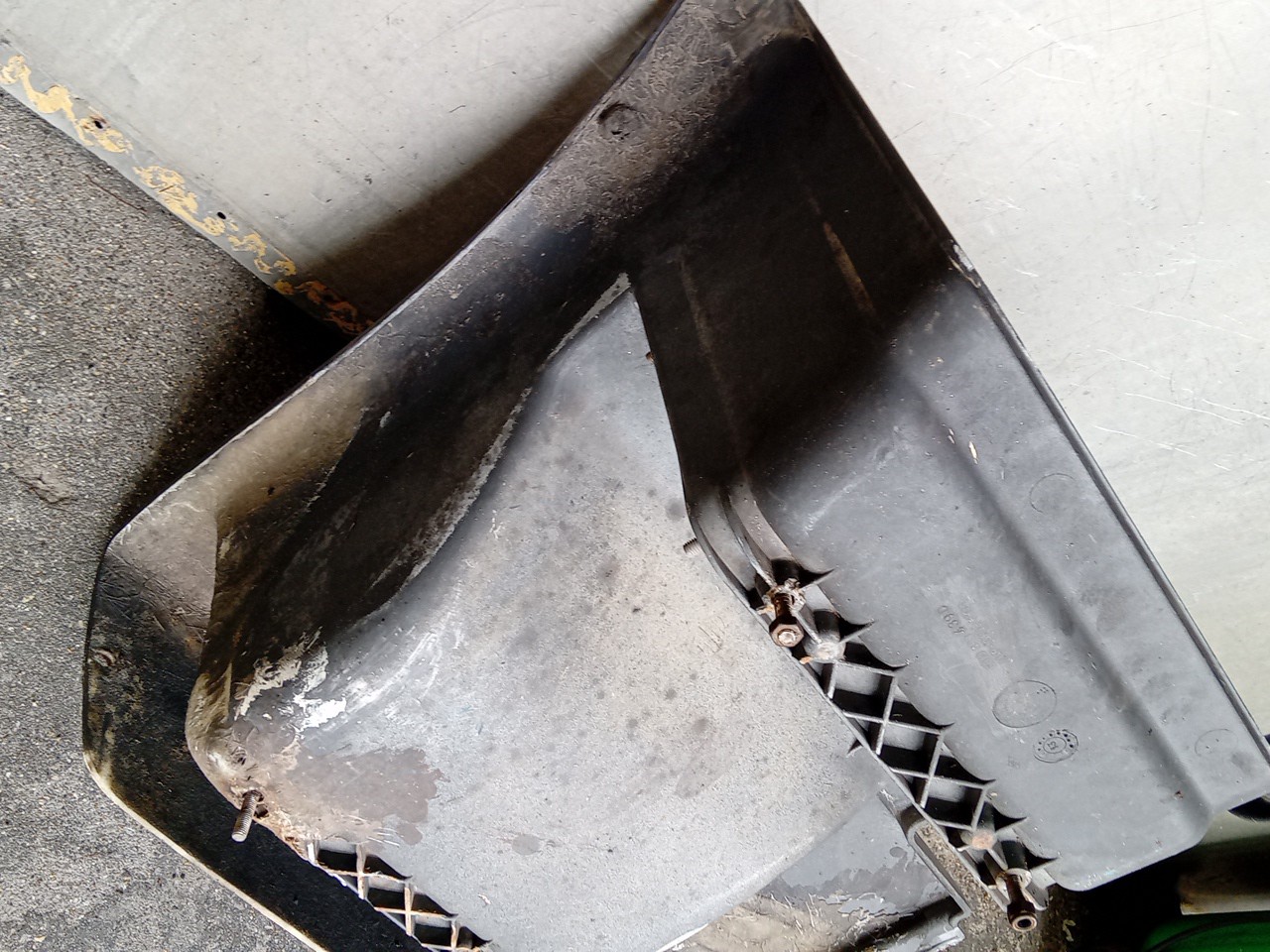 Estribo ESQ RENAULT TRUCKS Midlum | 00 -  Imagem-7