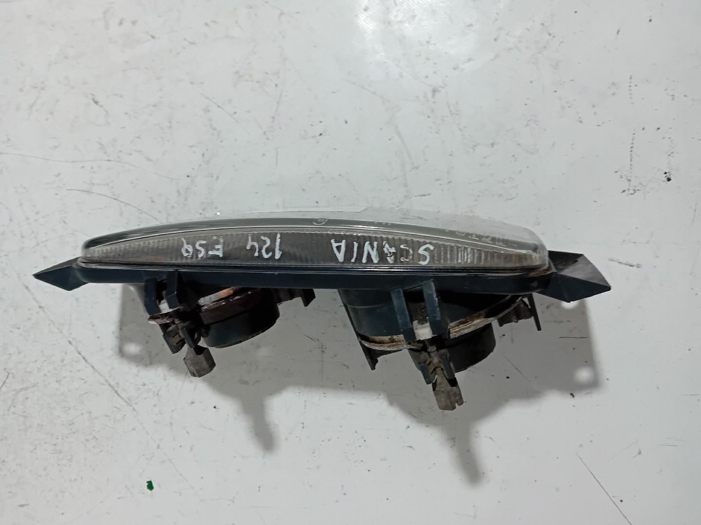 farol nevoeiro SCANIA R124A Imagem-2