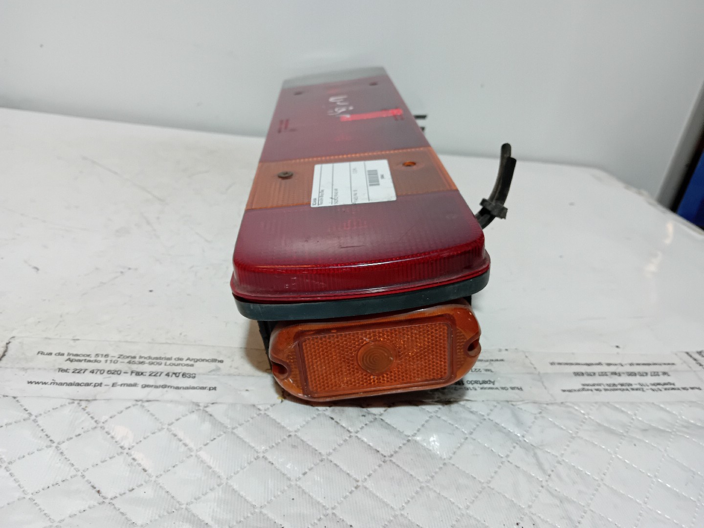 Farolim Stop Esq SCANIA P/R/S/T/G Imagem-2