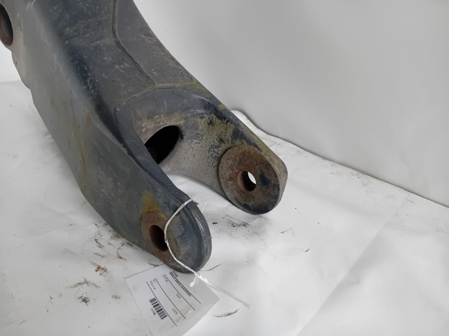 BRINCO / MANCAL DA SUSPENSÃO SCANIA P,G,R,T - series | 03 -  Imagem-1