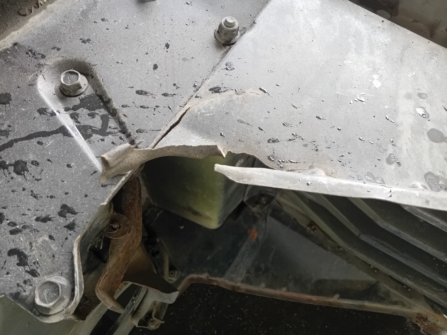 Tampa de Baterias  SCANIA R124A Imagem-8