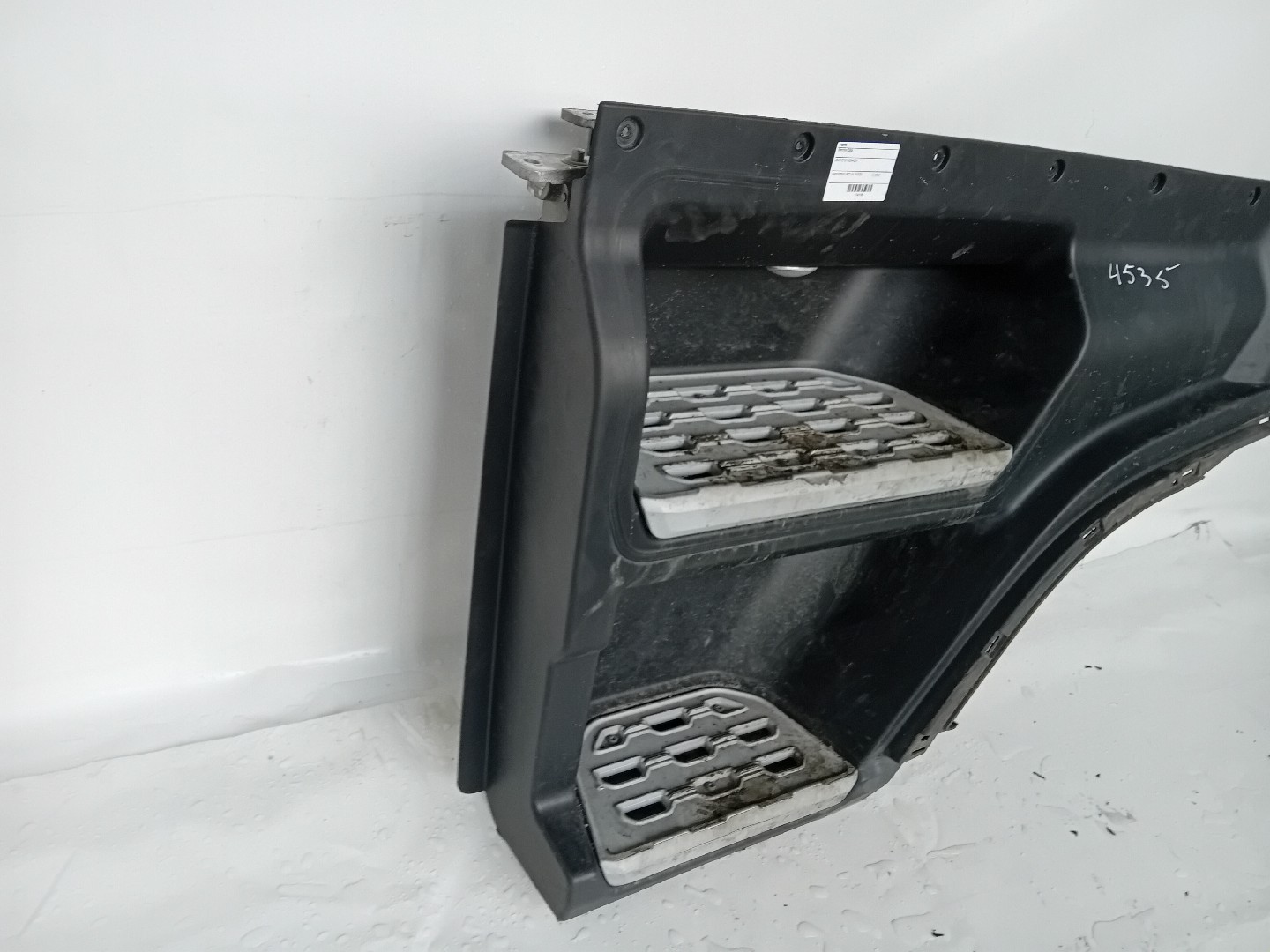 Estribo ESQ FORD F-MAX | 18 -  Imagem-2