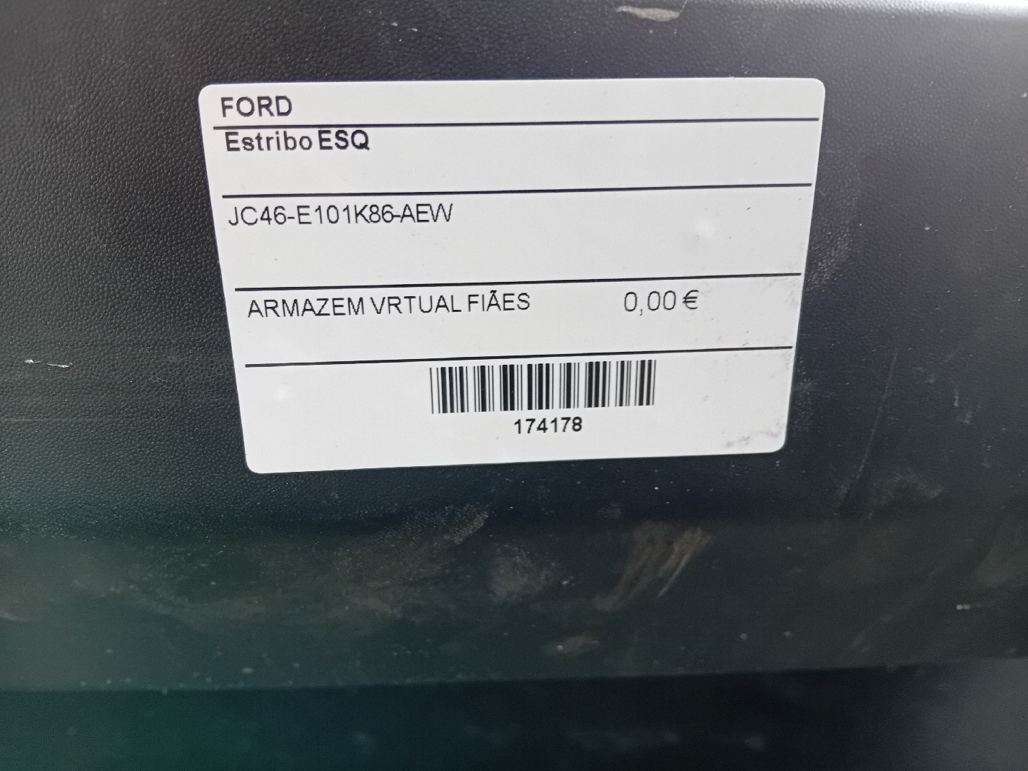 Estribo ESQ FORD F-MAX | 18 -  Imagem-9