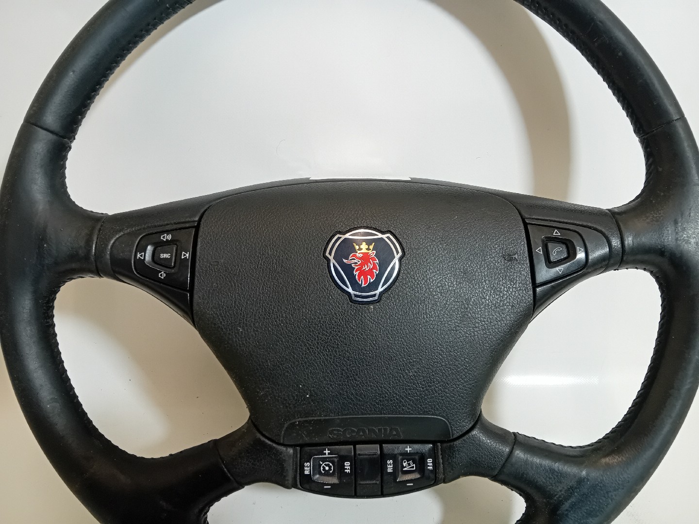 Volante SCANIA P,G,R,T - series | 03 -  Imagem-1